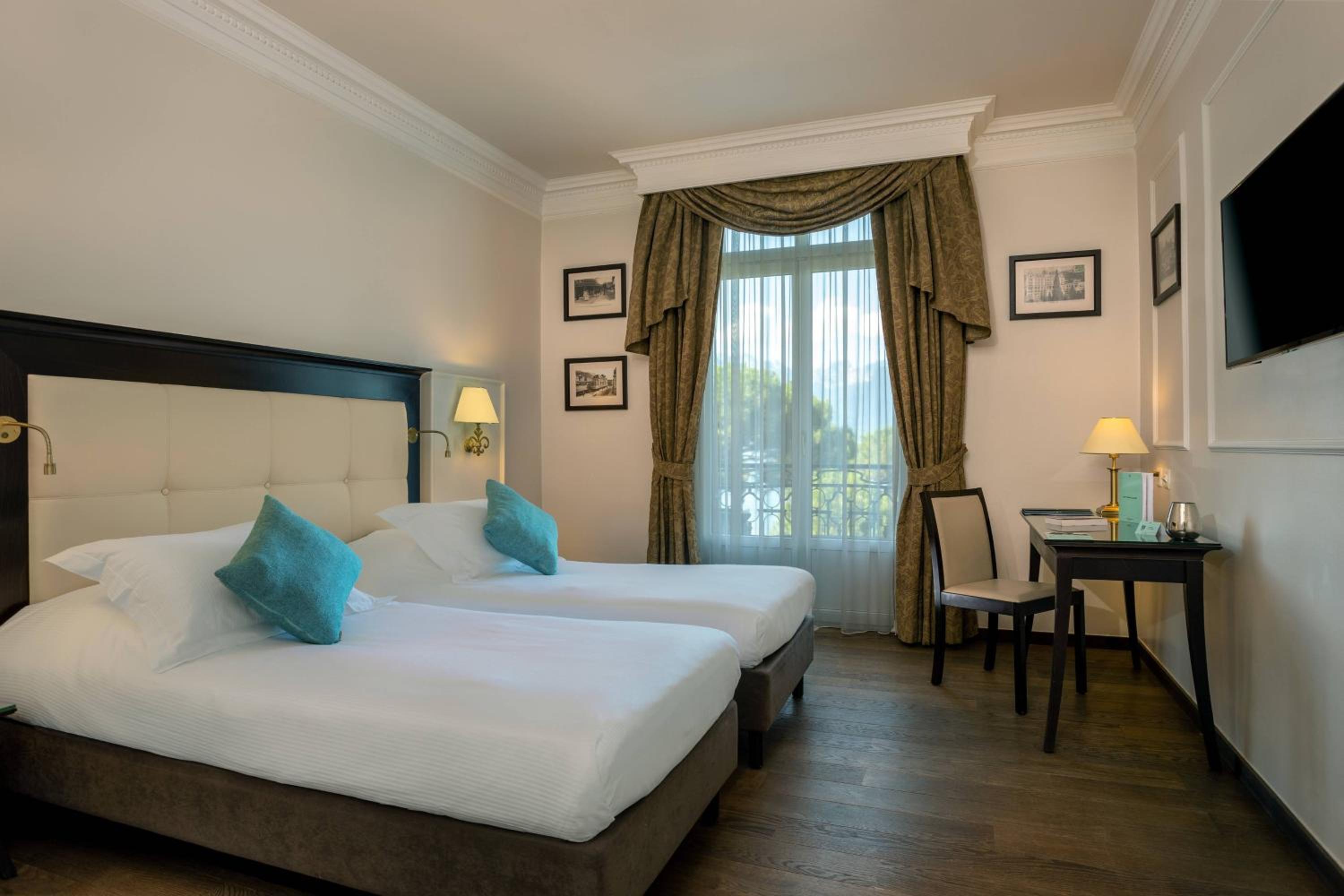 Superior Twin Room with Balcony - Photo 1