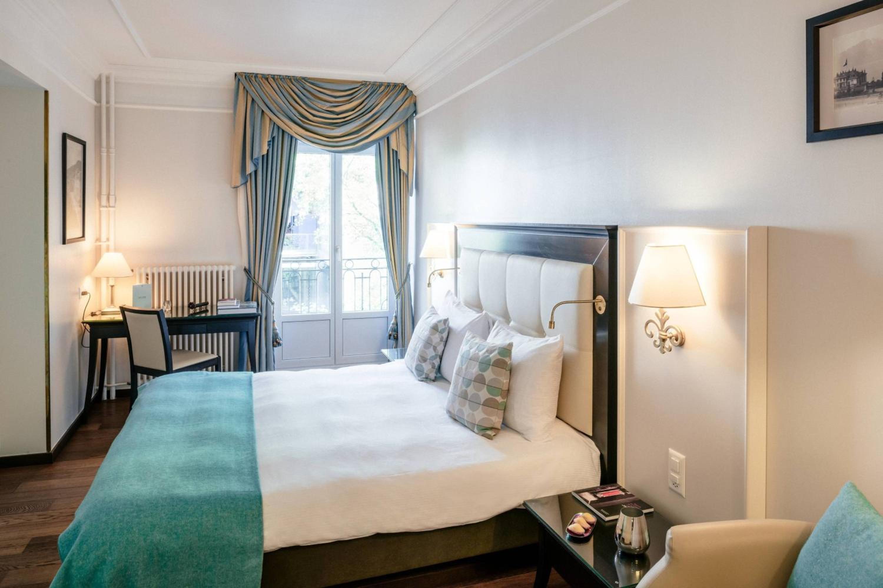 Superior Queen Room with City View - Photo 1