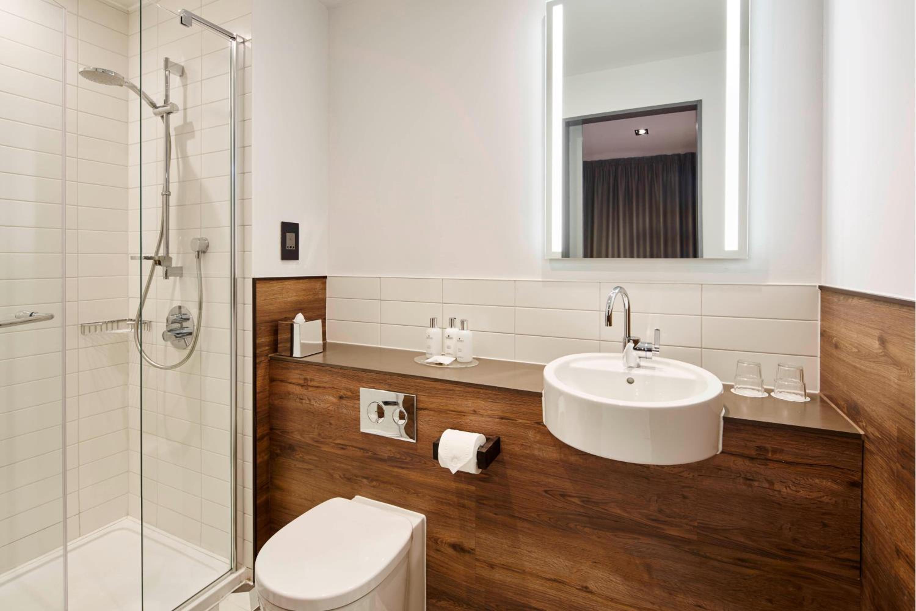 One-Bedroom Suite with Double Bed photo 3