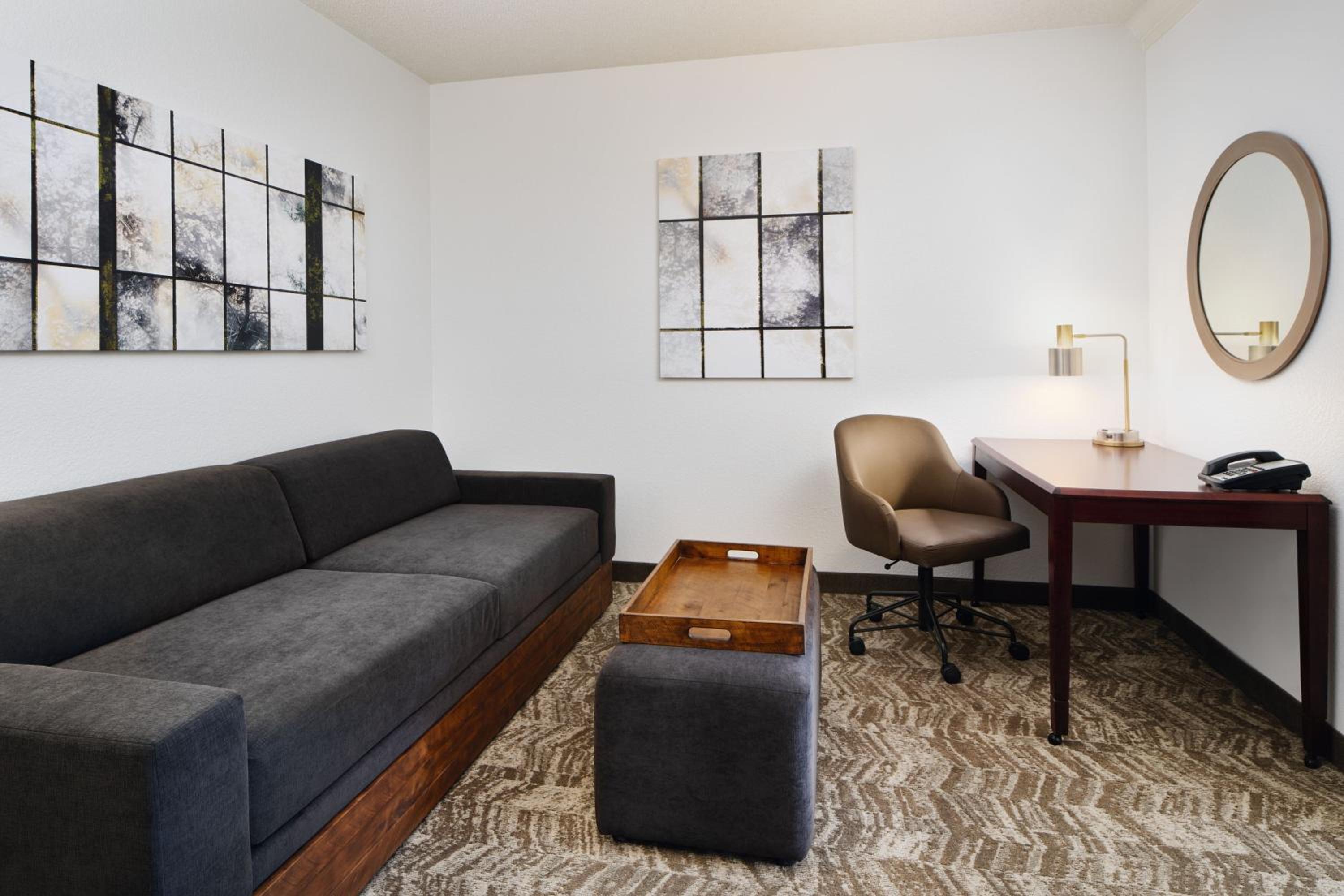 King Suite with Sofa Bed and Mountain View - Photo 3