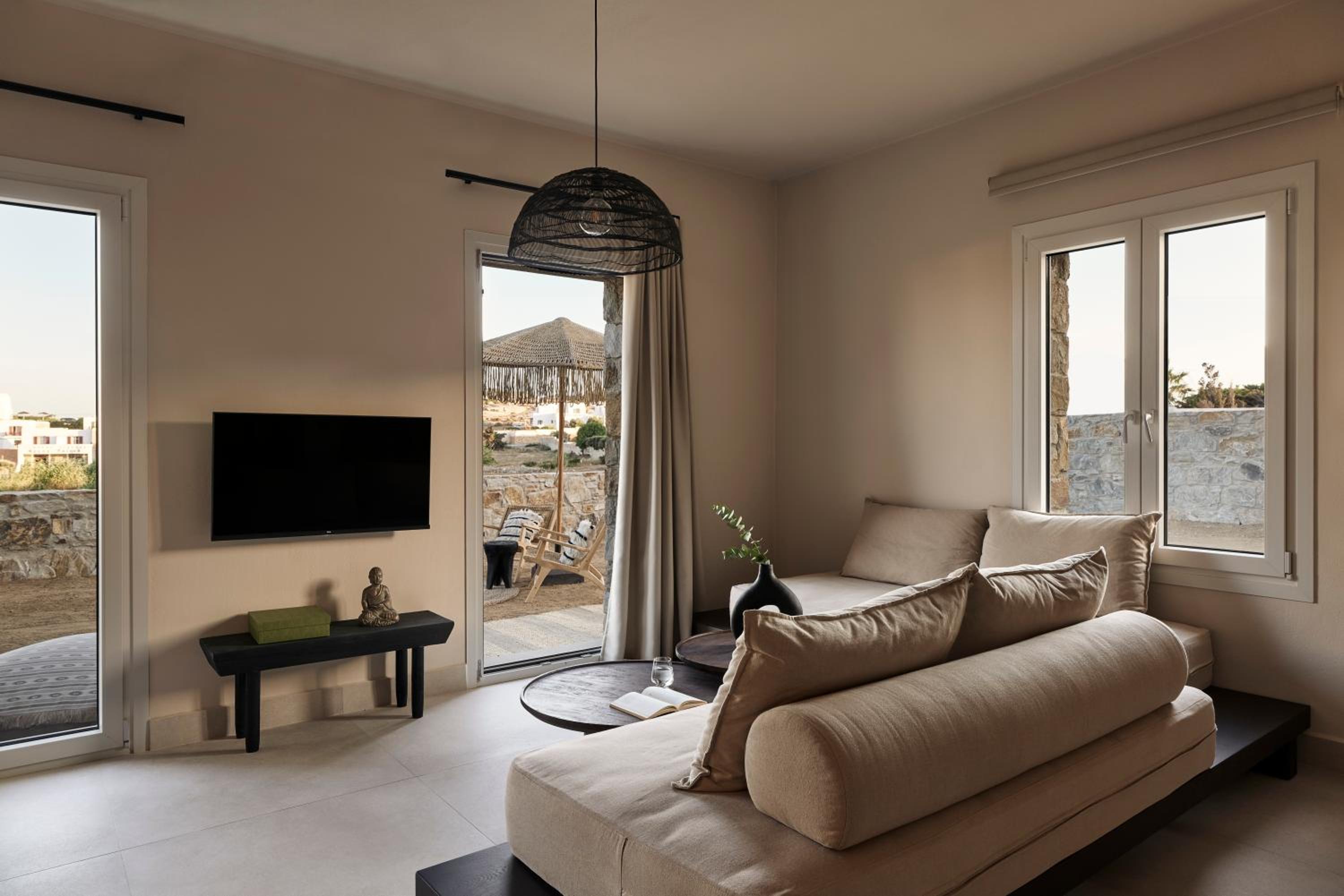 Elegant Two Bedroom Villa with Indoor Jetted tub