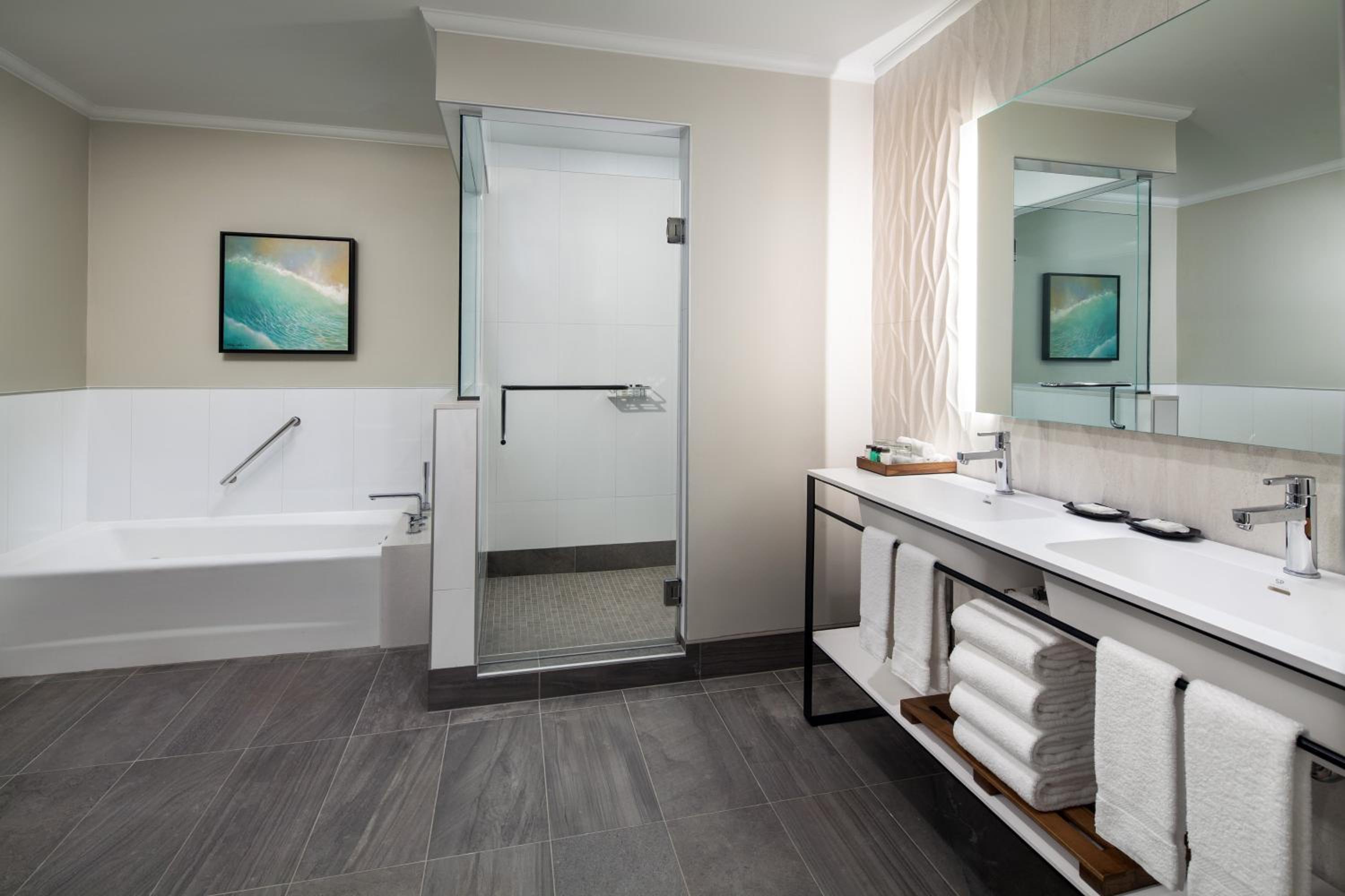 Deluxe Ocean Front Suite