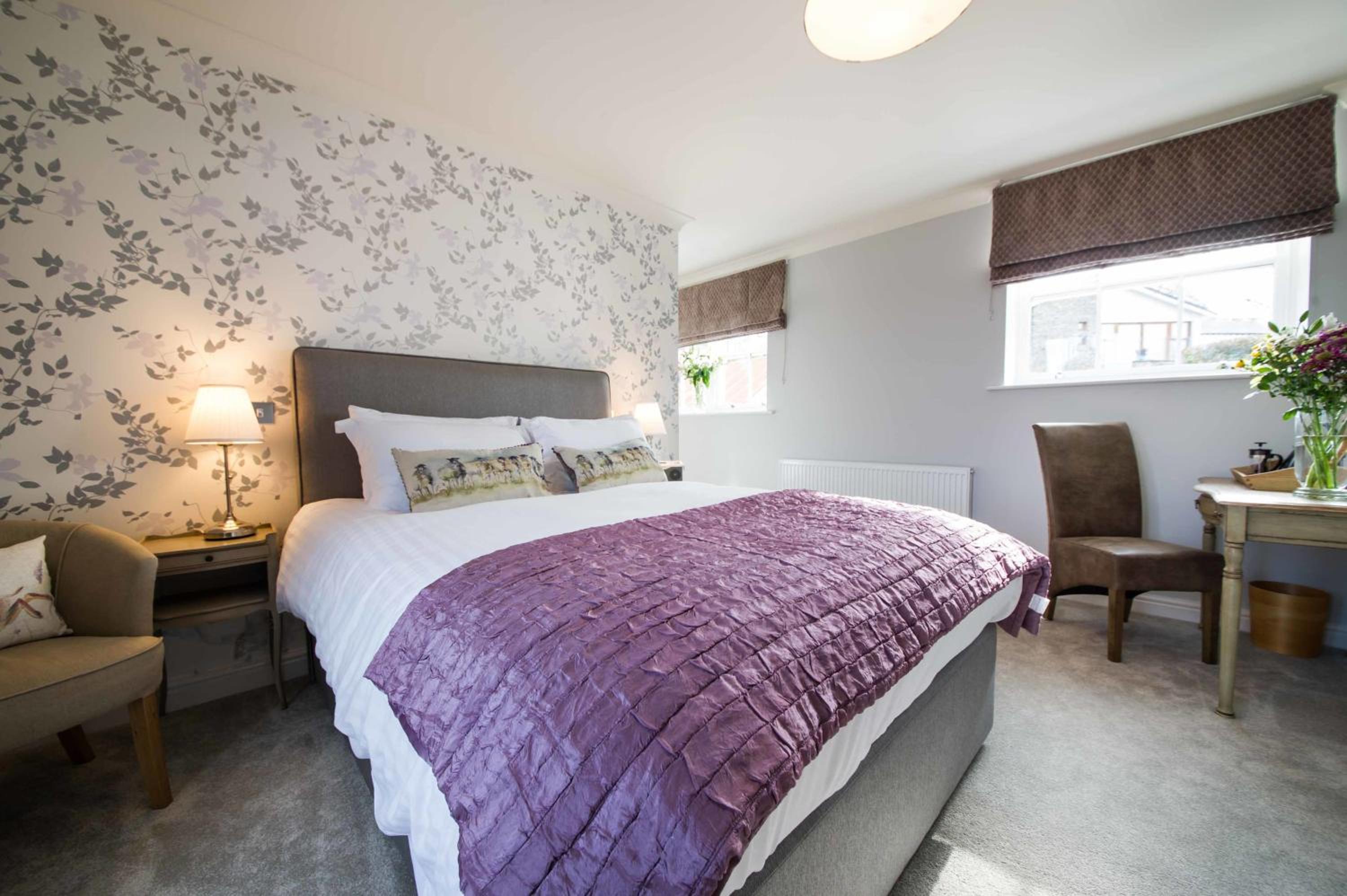 Deluxe Double Room with Bath - Photo 1