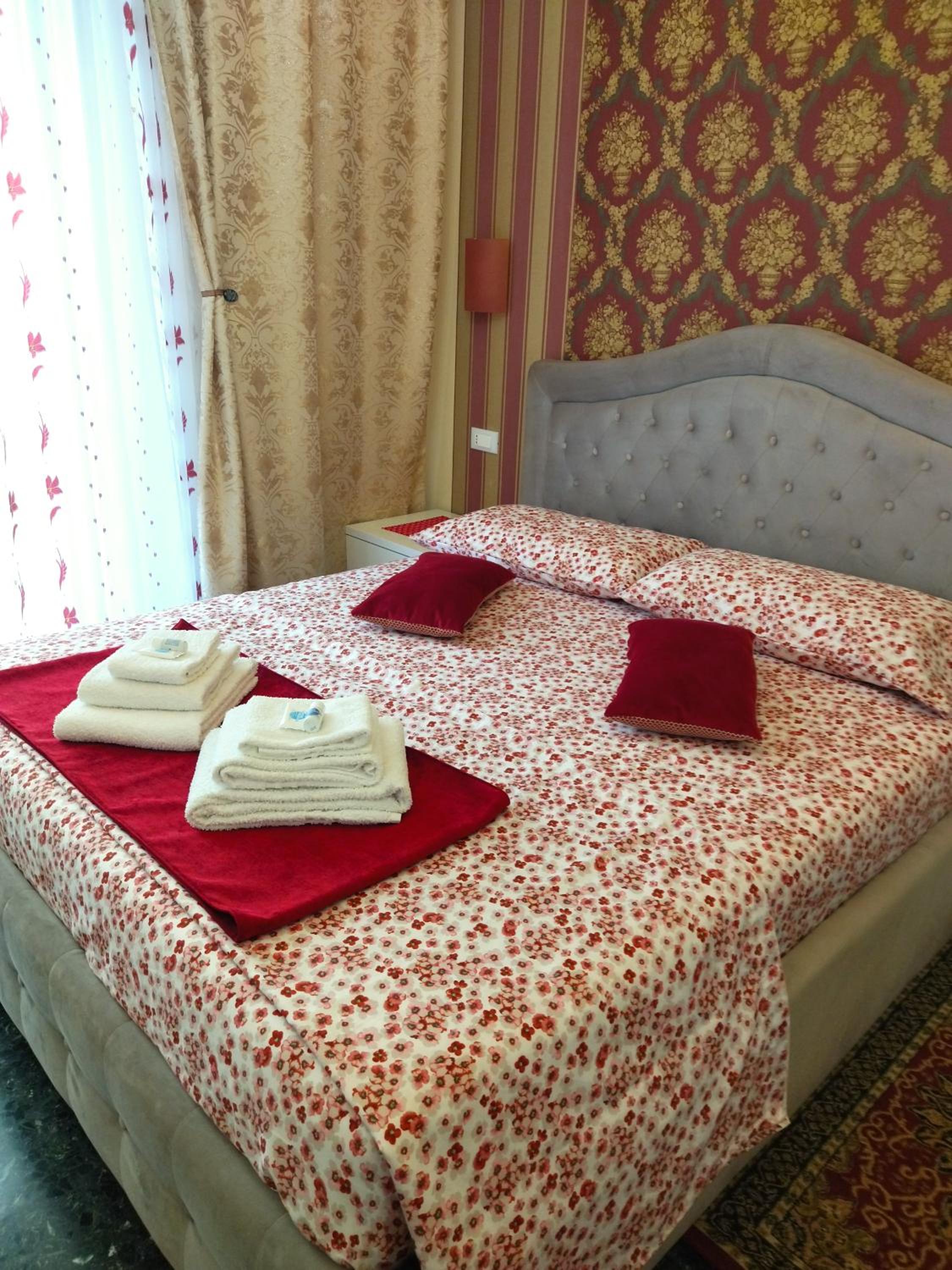 Double Room with Private Bathroom - Photo 47