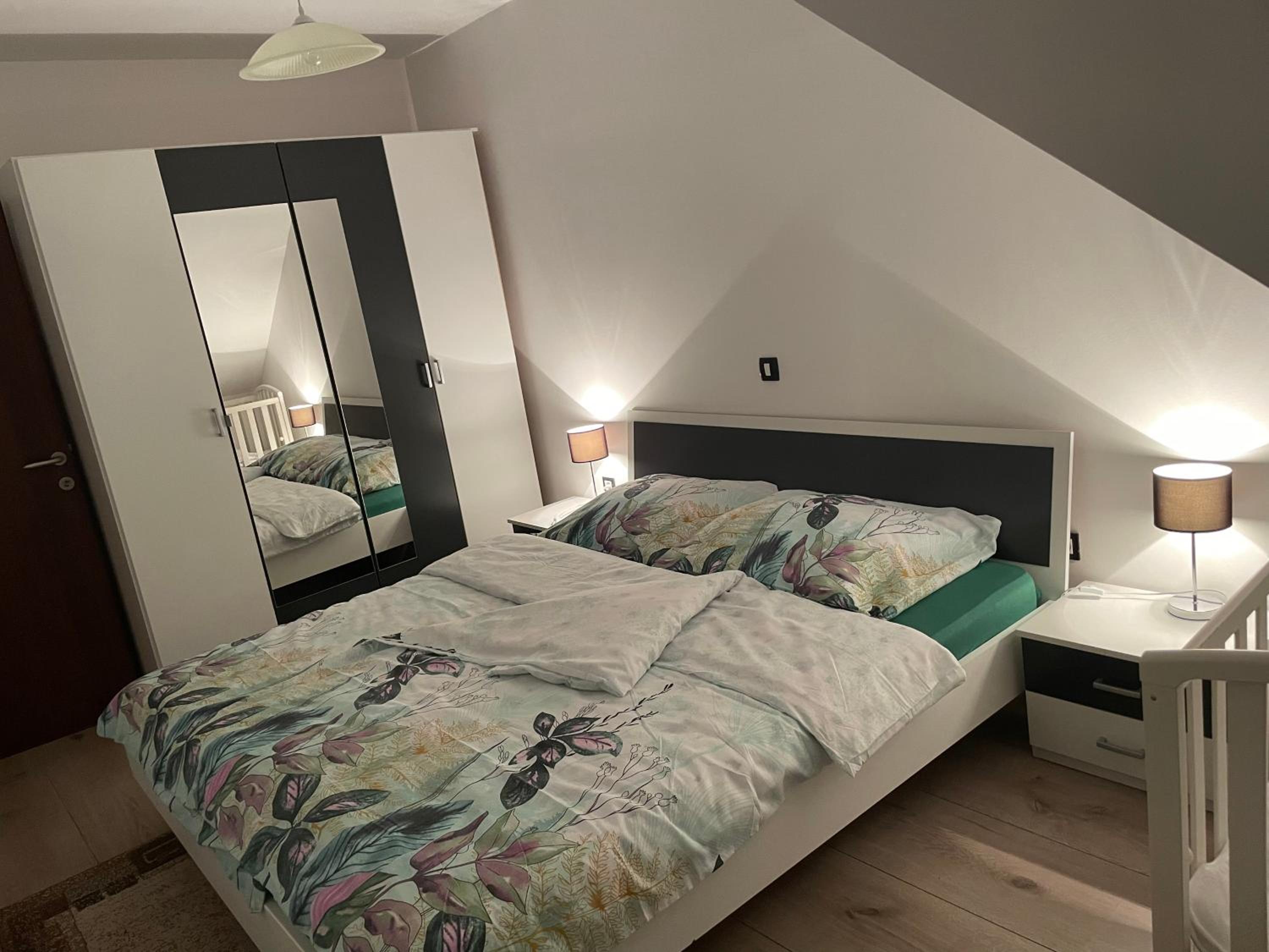 One-Bedroom Apartment - Photo 1
