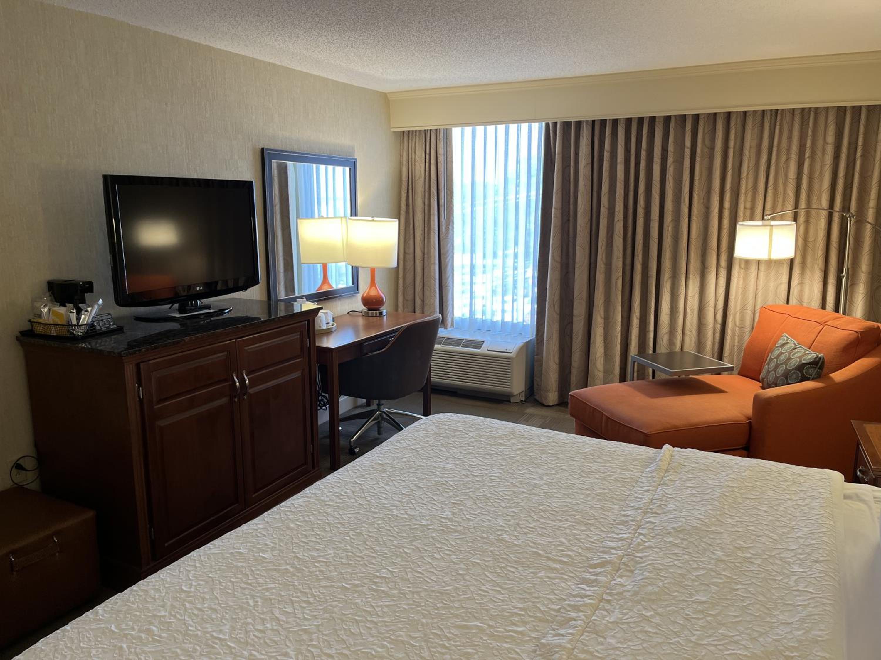 King Room - Non-Smoking photo 3