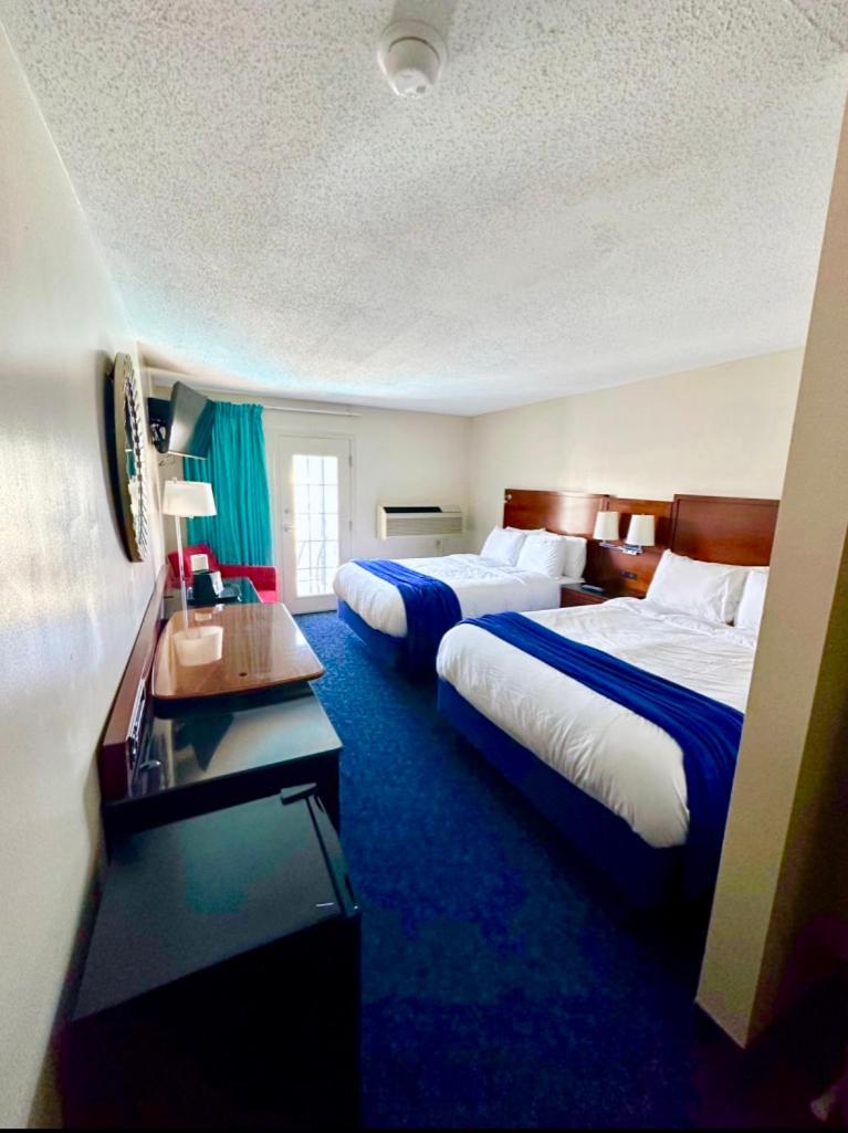Quadruple Room with Balcony photo 1