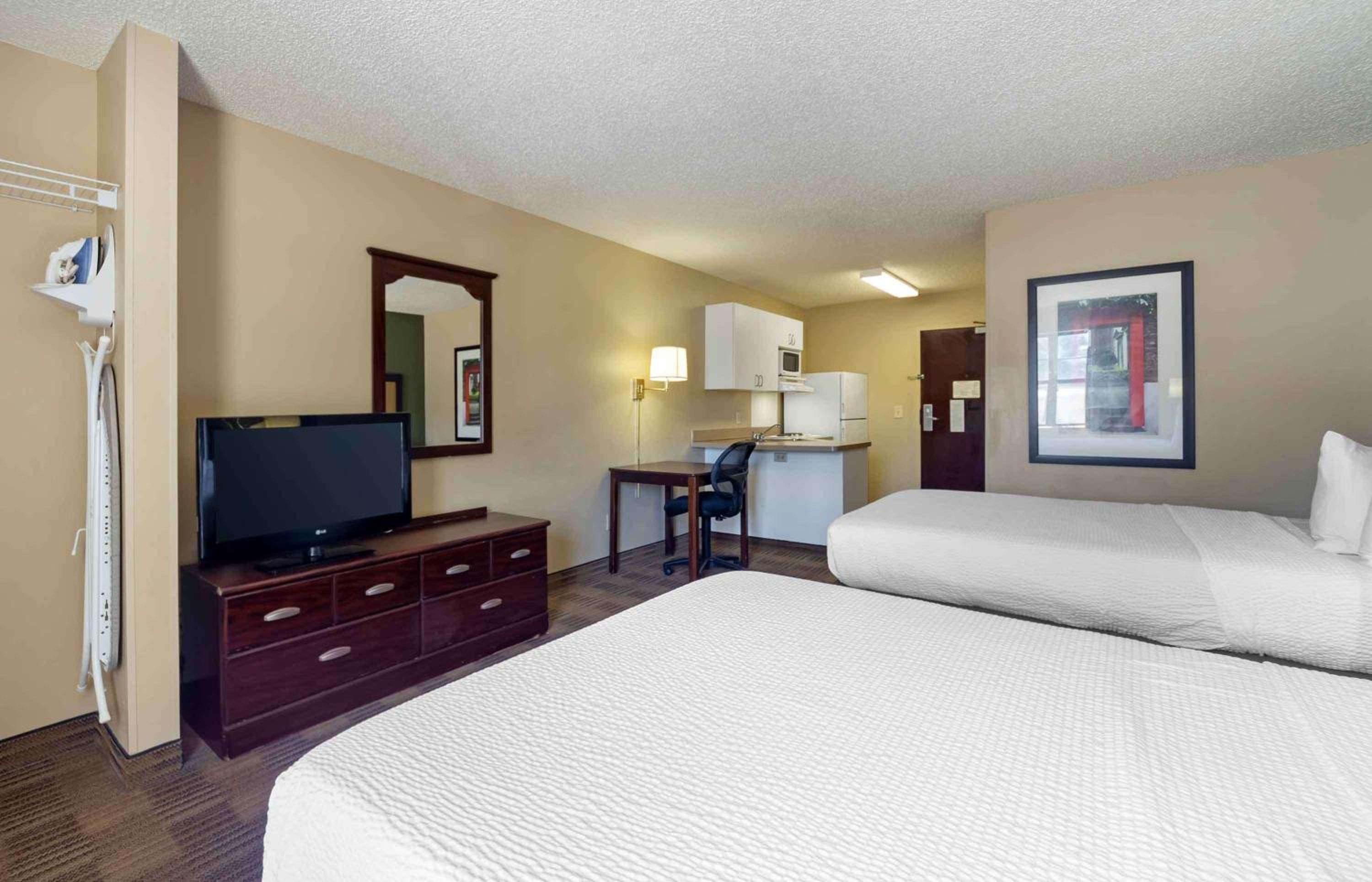 Studio with 2 Double Beds - Non-Smoking - Photo 1