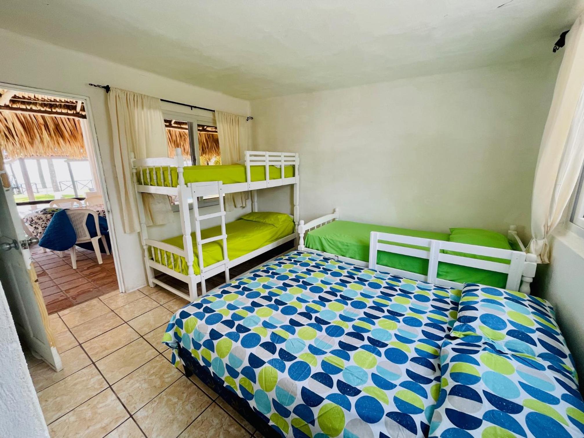 Four-Bedroom House photo 1