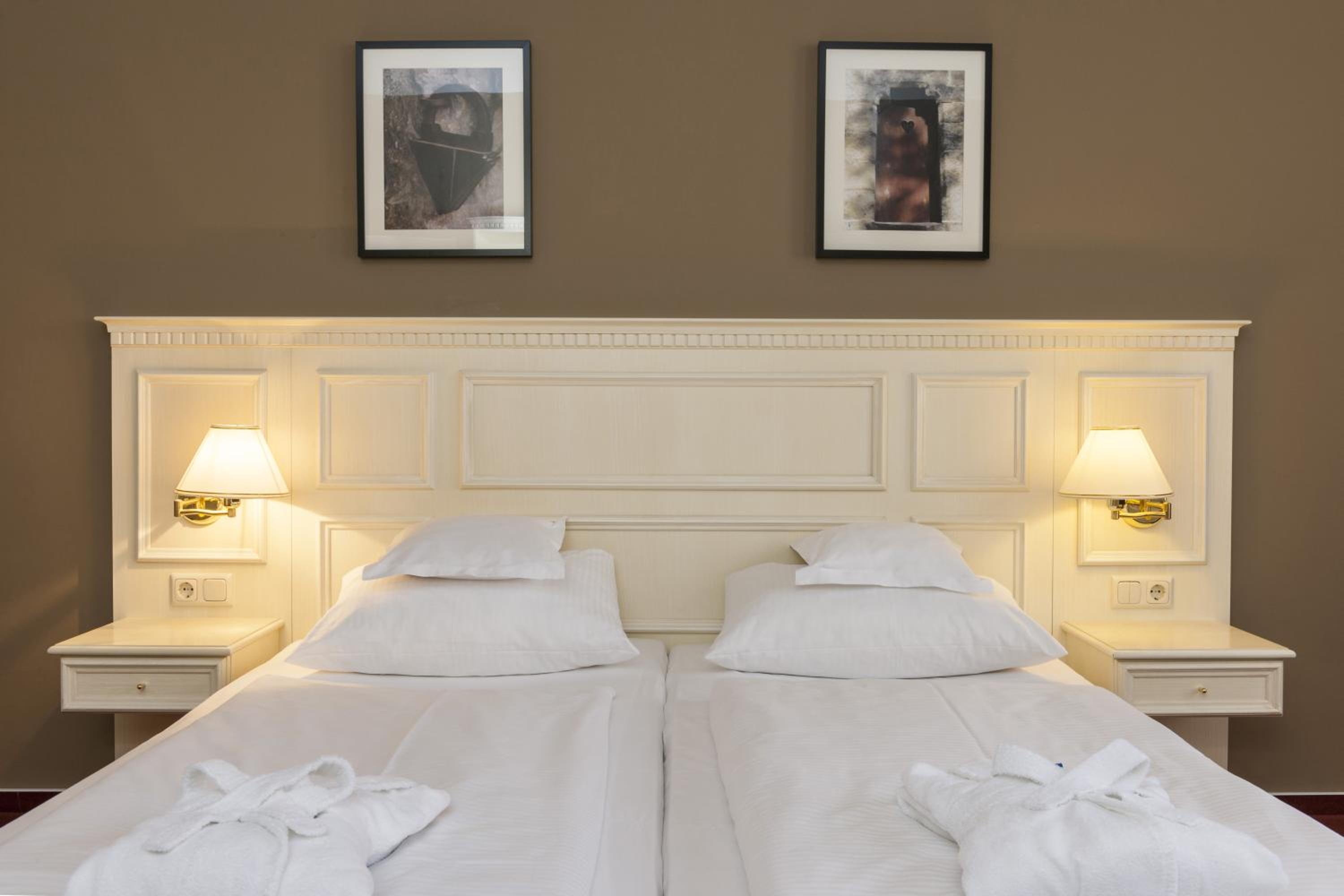 Deluxe Room - Photo 1