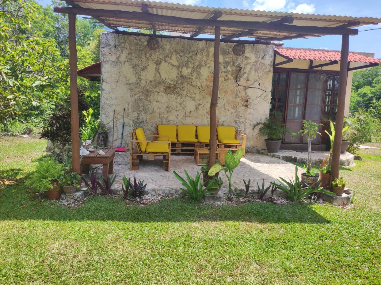 Family Room with Garden View - Photo 3