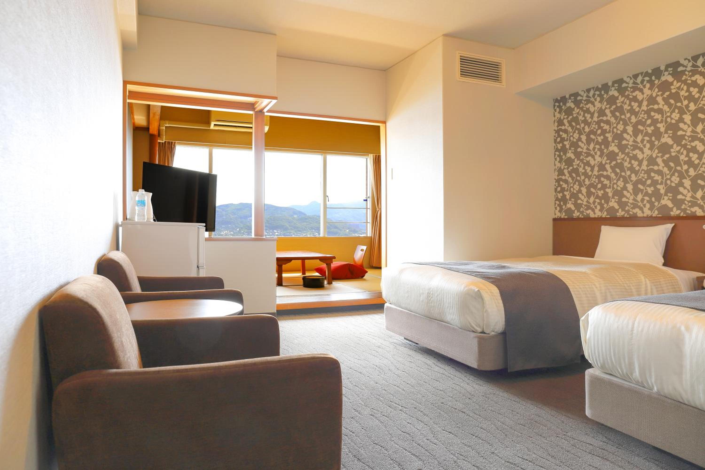 Deluxe Twin Room With Tatami Area With View - Non-Smoking