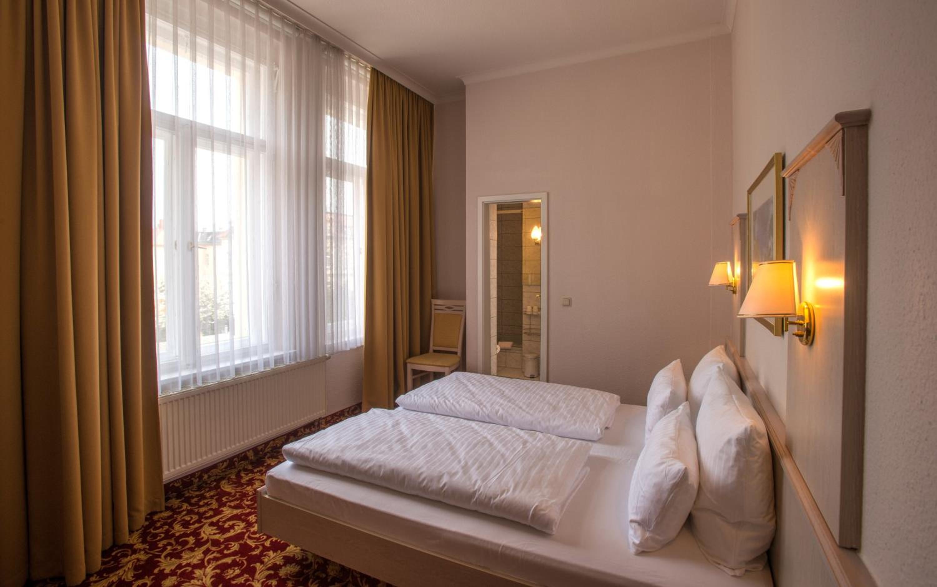 Double Room - Photo 2