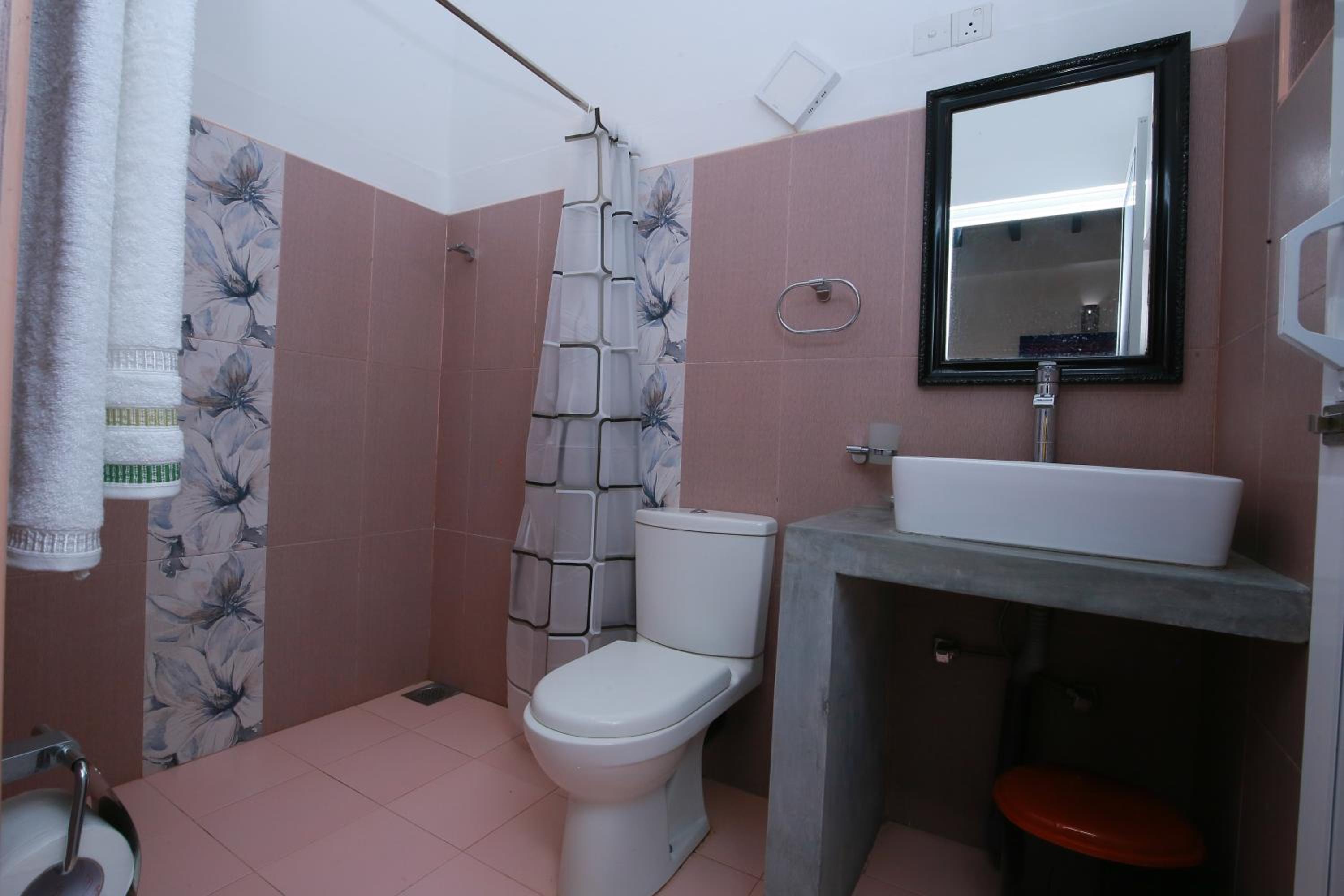 Quadruple Room - Photo 6