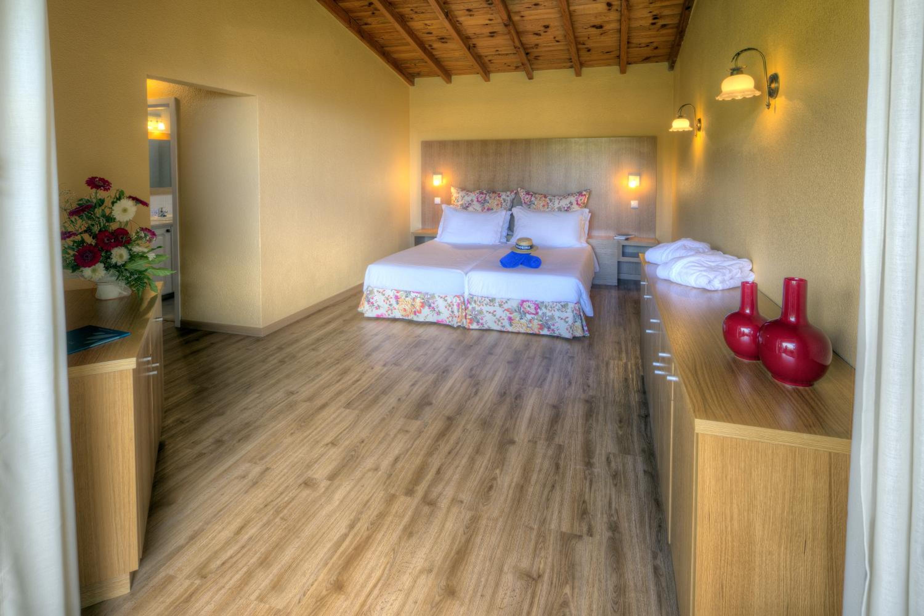 One-Bedroom Apartment - Photo 2
