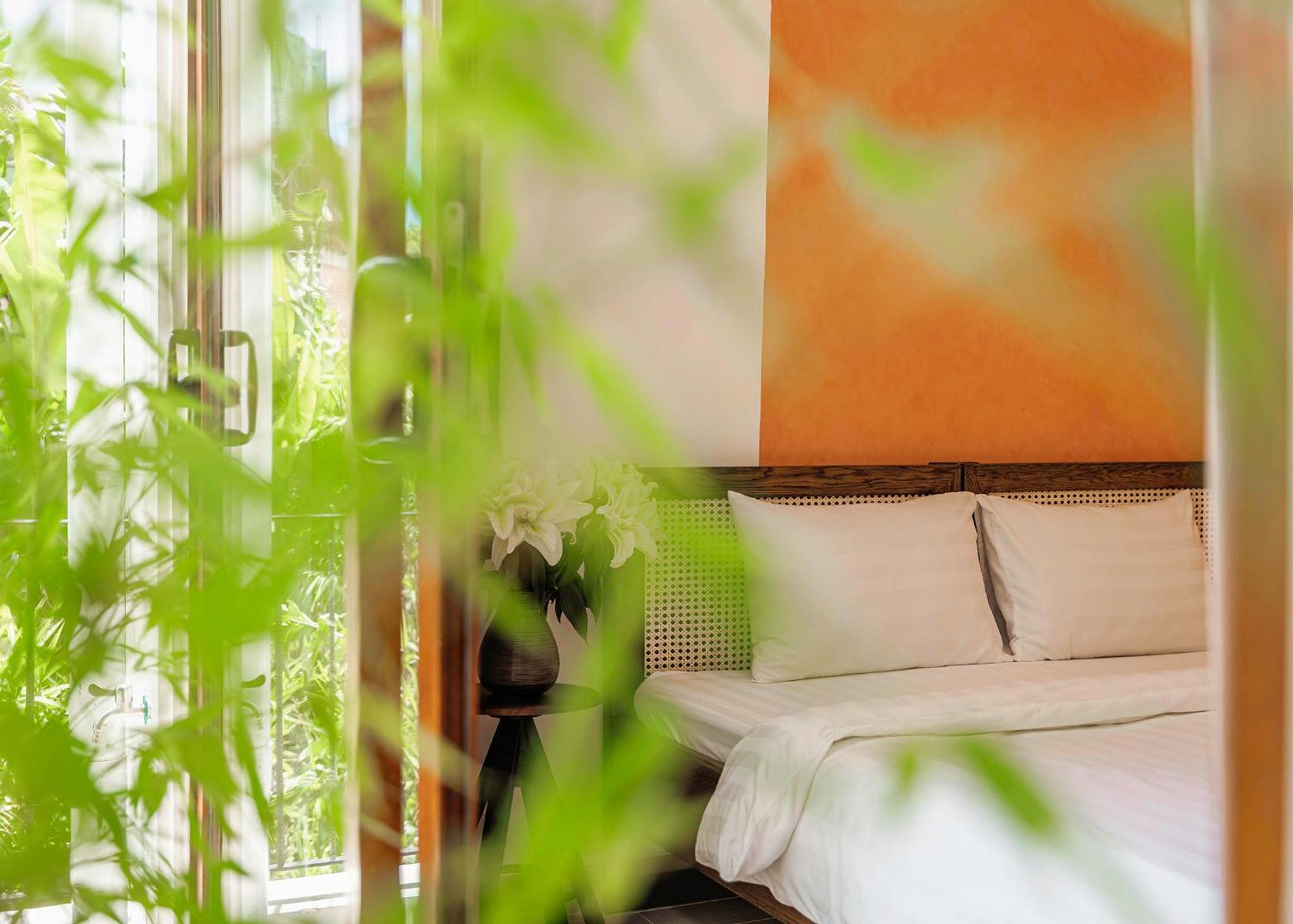 Deluxe Double Room with Balcony - Photo 14