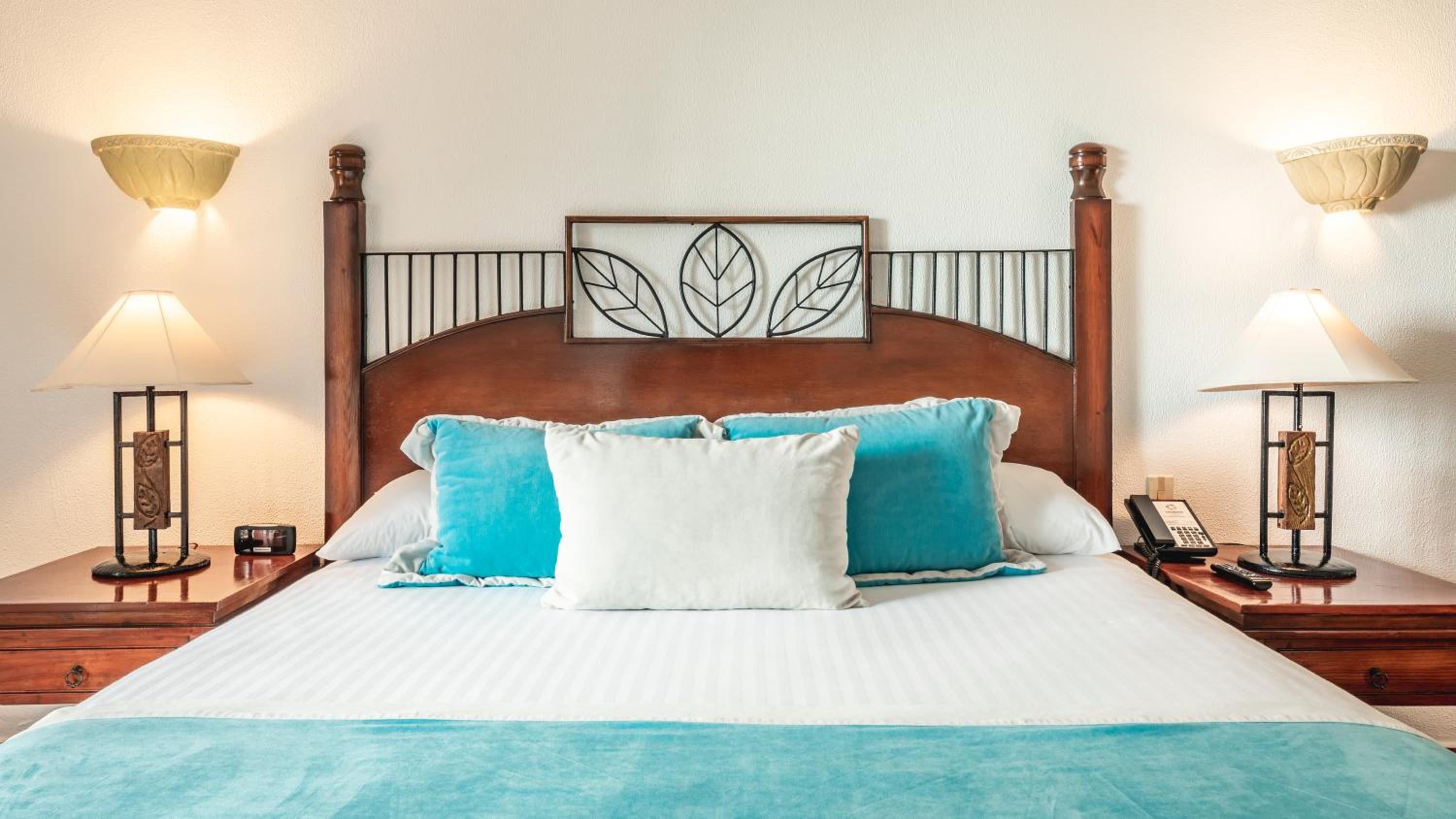 Deluxe Garden View King Bed