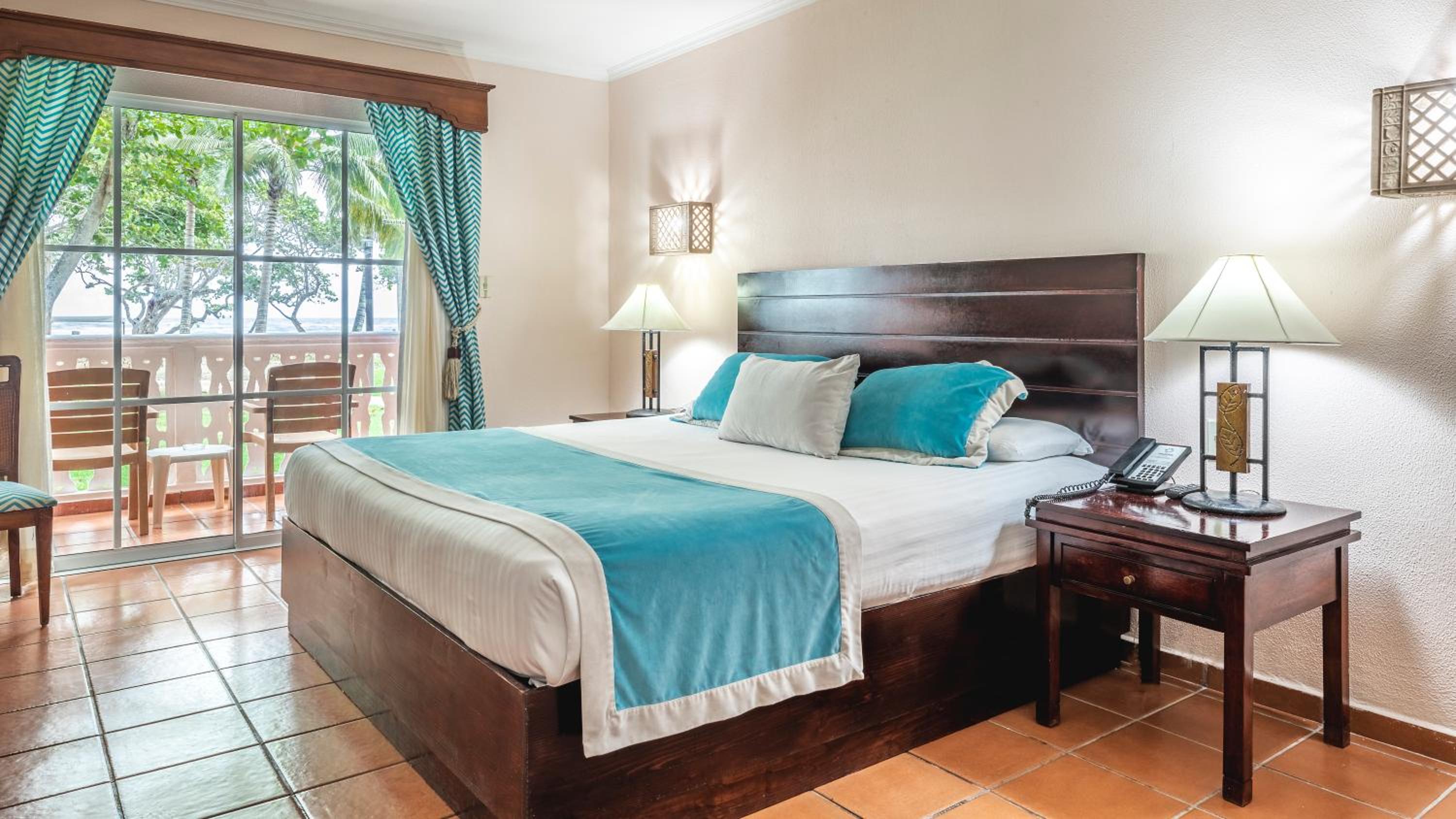Deluxe Ocean View King Bed