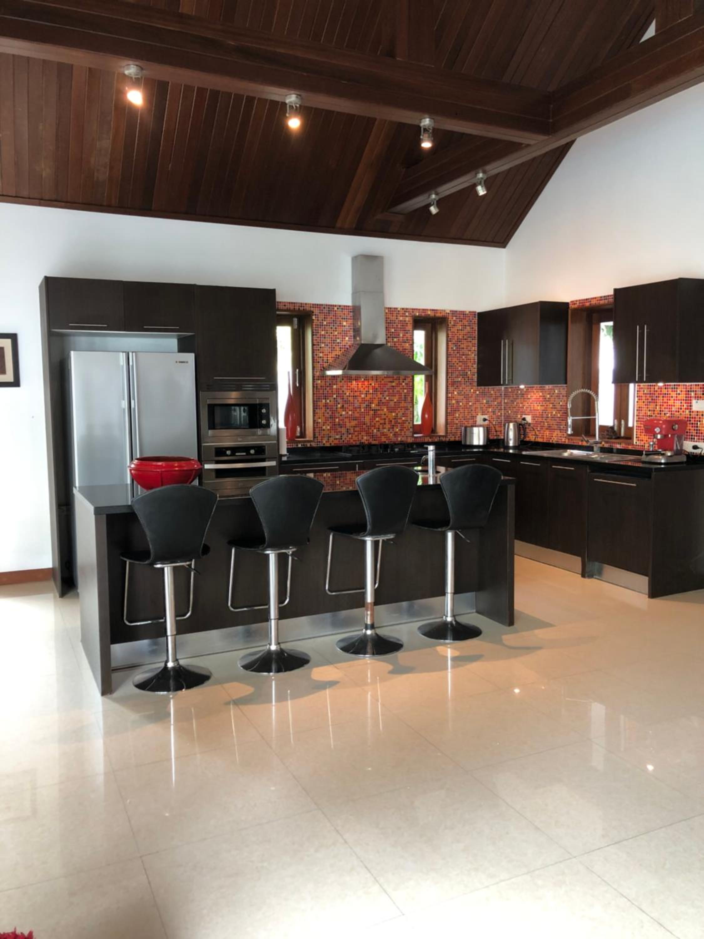 Villa photo 2
