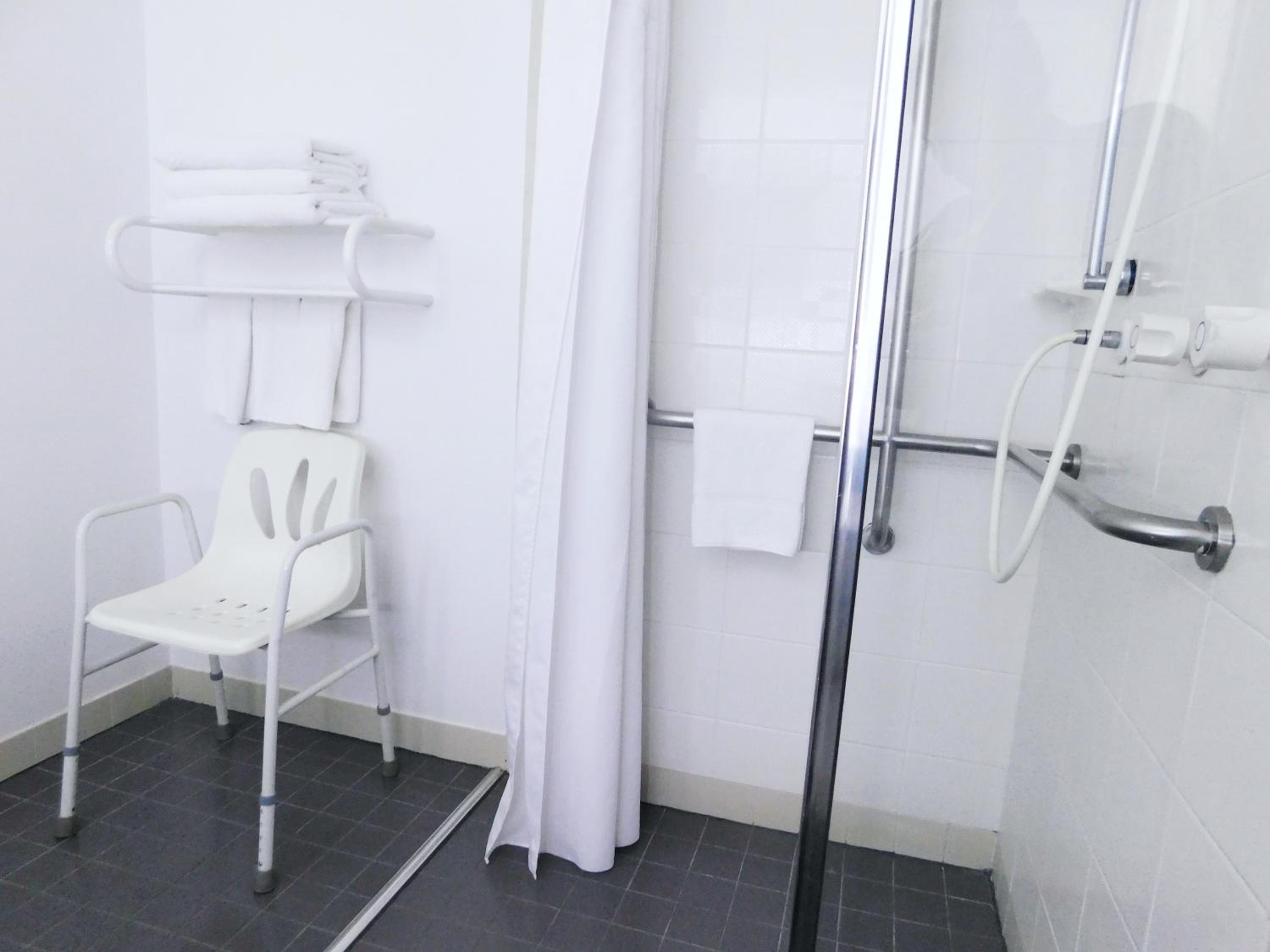 Standard Twin Room - Disability Access