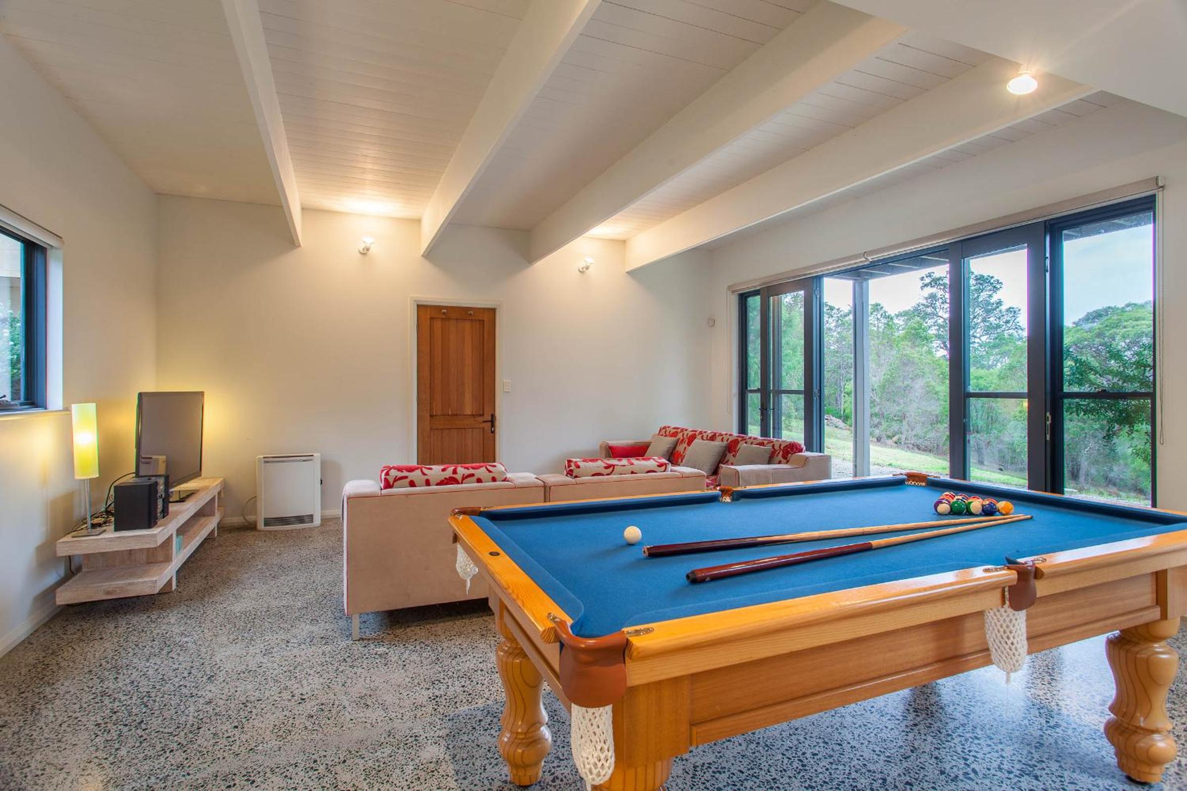 Four-Bedroom House photo 2