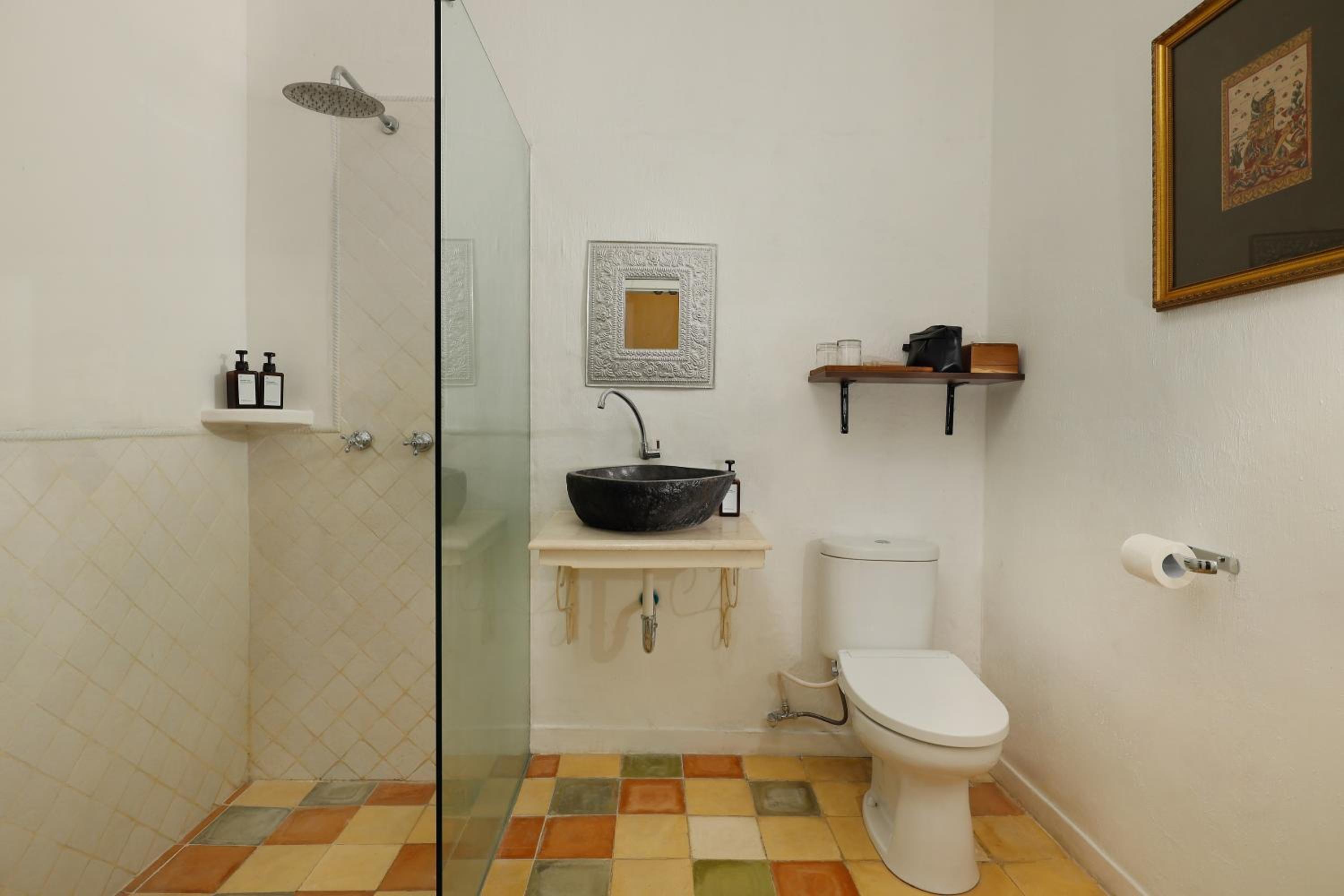 Deluxe Double Room with Balcony - Photo 5