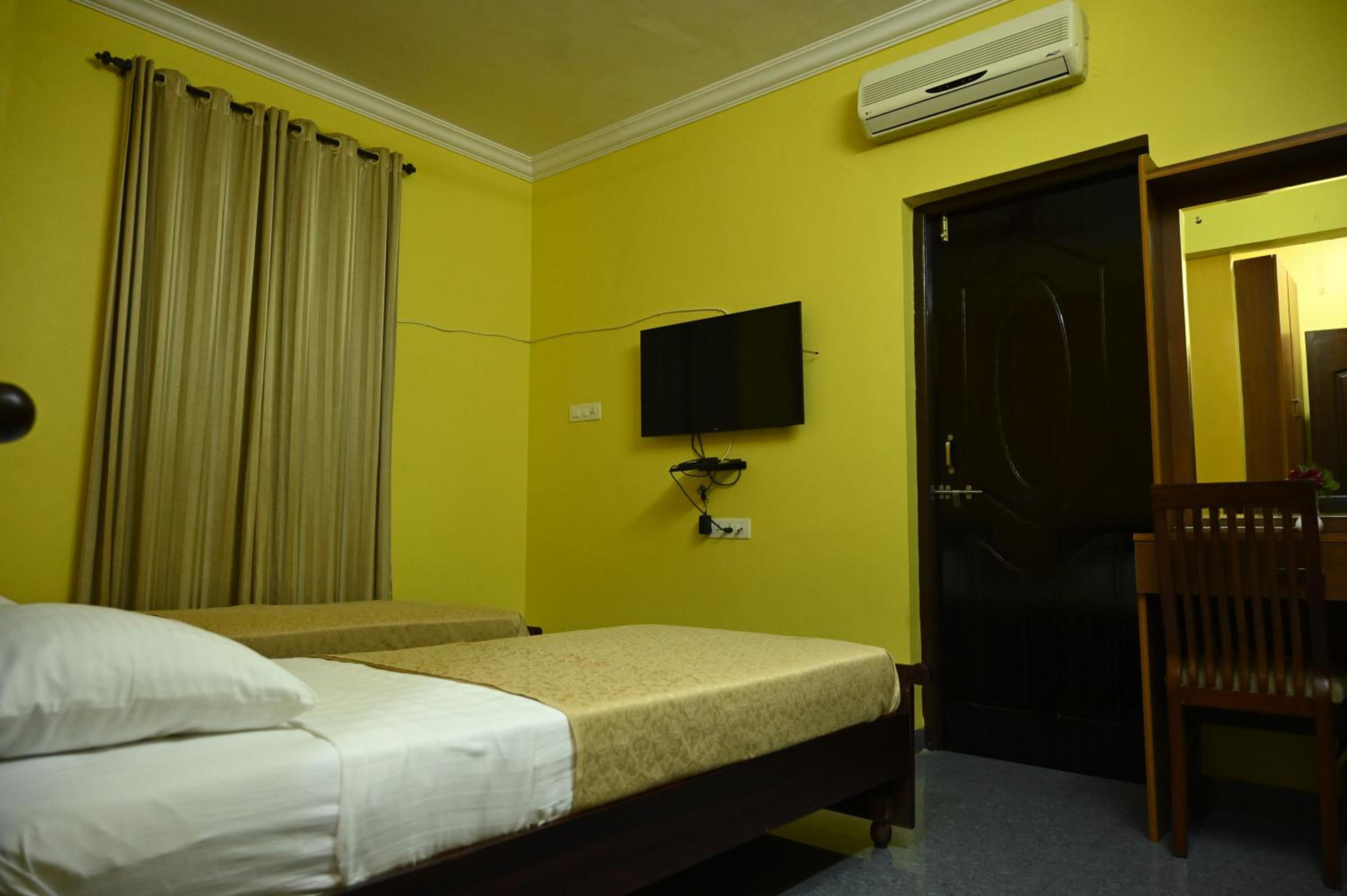 Standard Twin Room photo 3