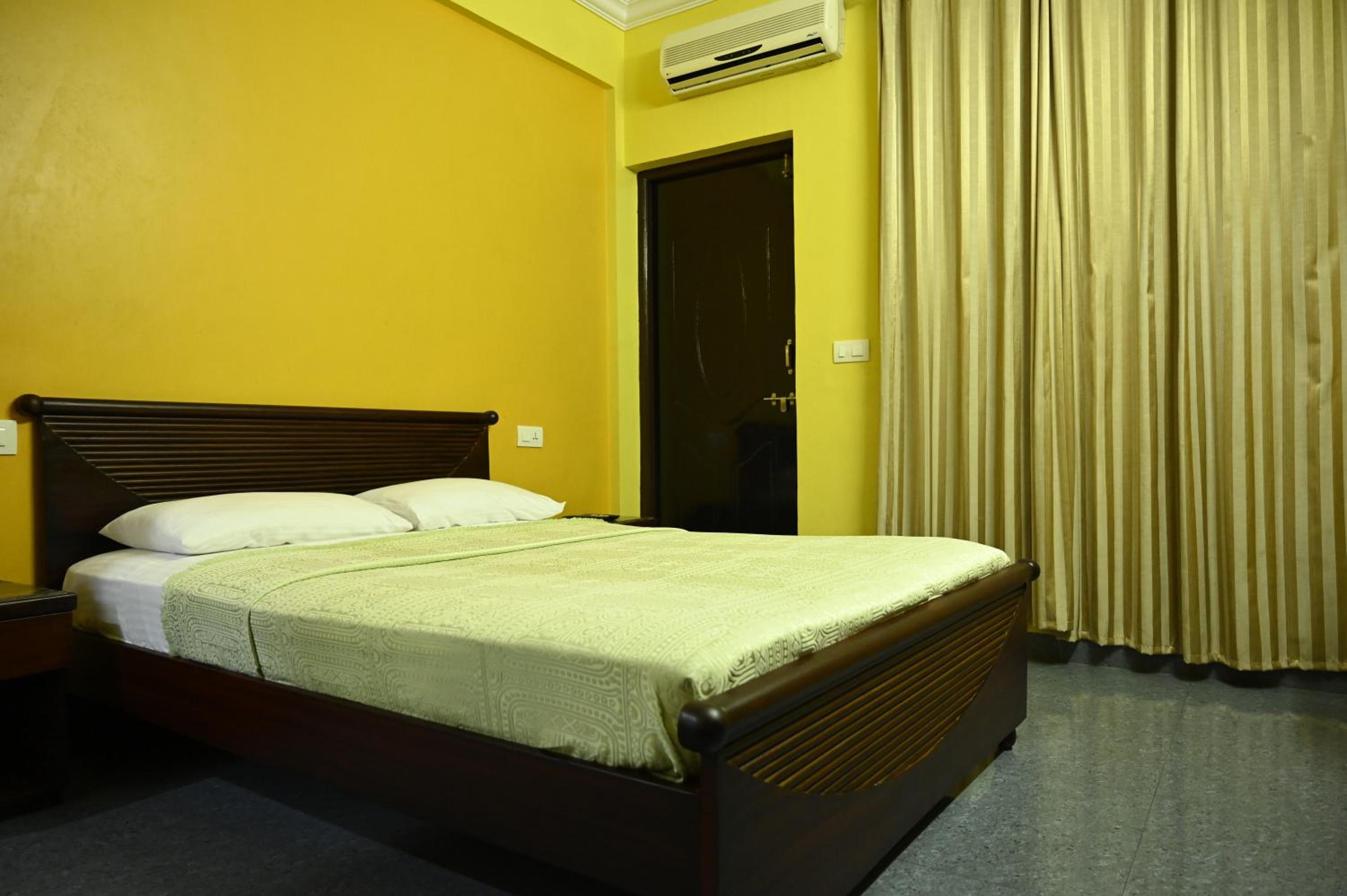 Standard Double Room - Photo 2