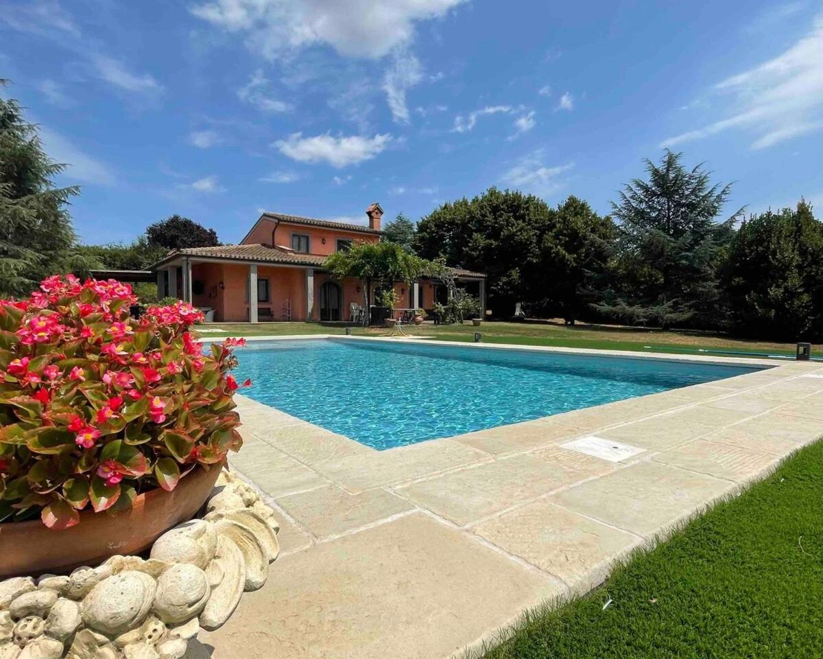 Villa photo 2