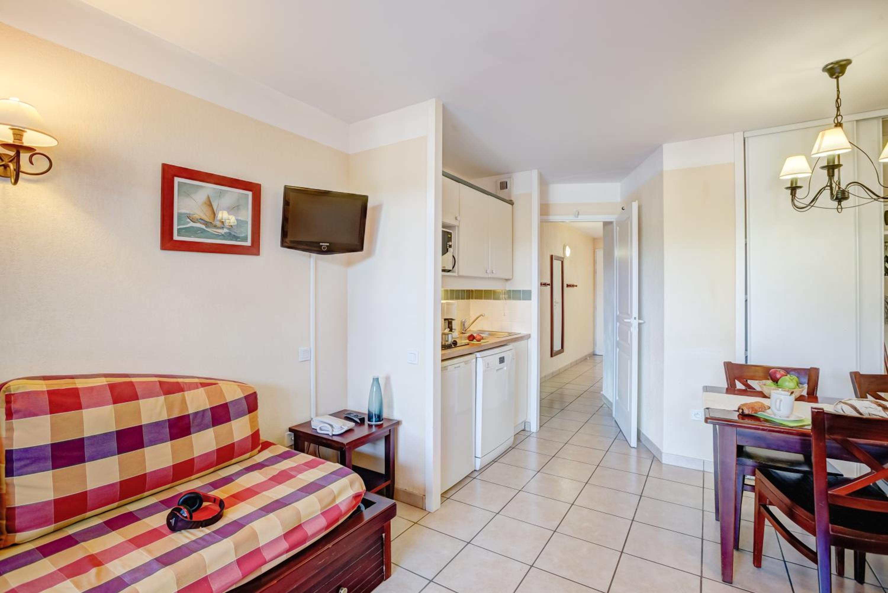 Superior Studio with Sleeping Alcove and Terrace or Balcony (4 People)