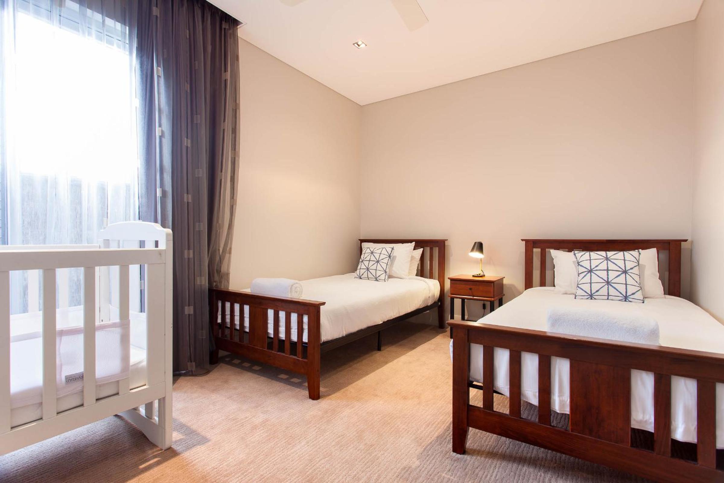 Four-Bedroom House photo 2