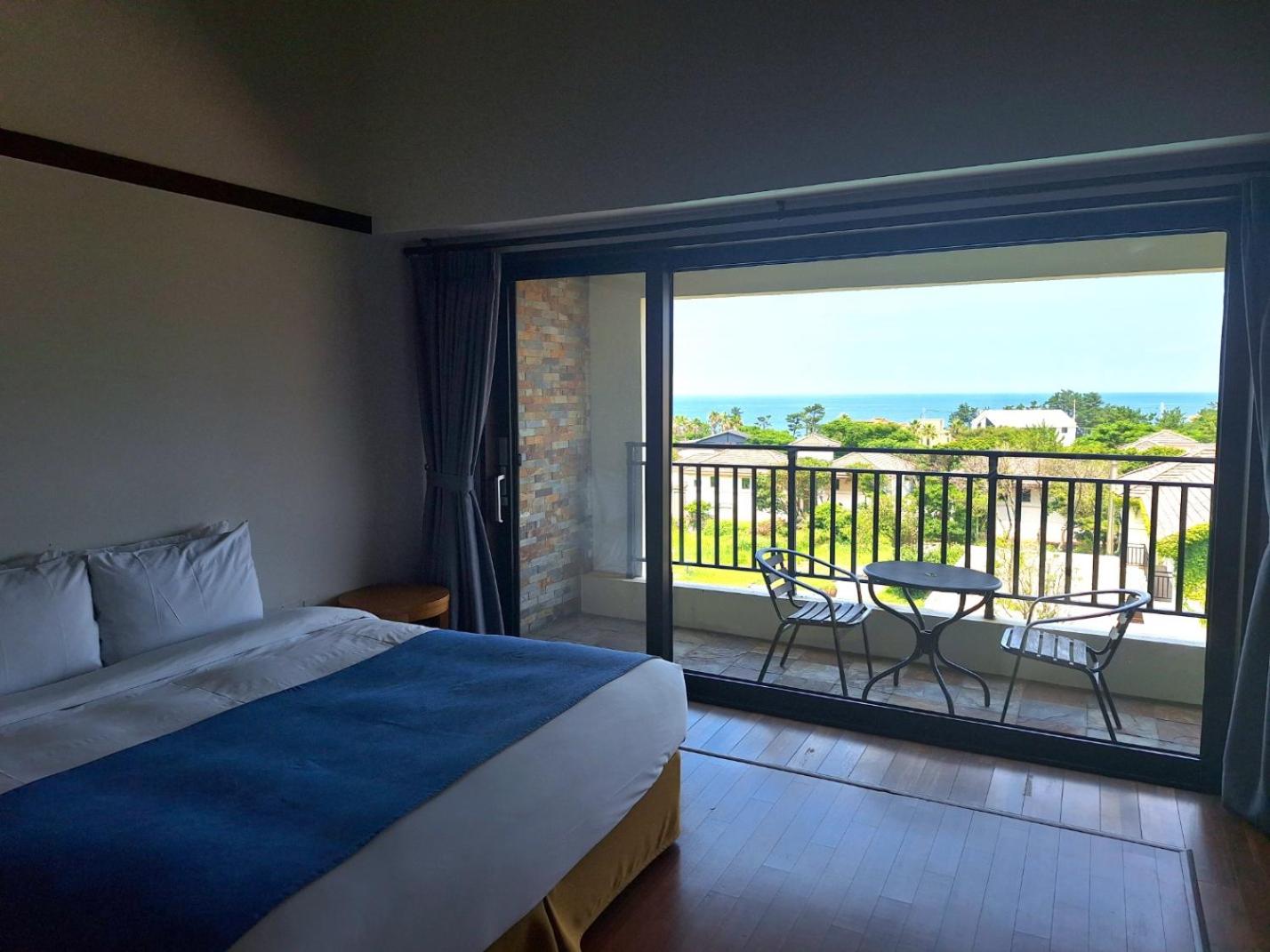 Deluxe Twin Room 3rd floor with Sea View
