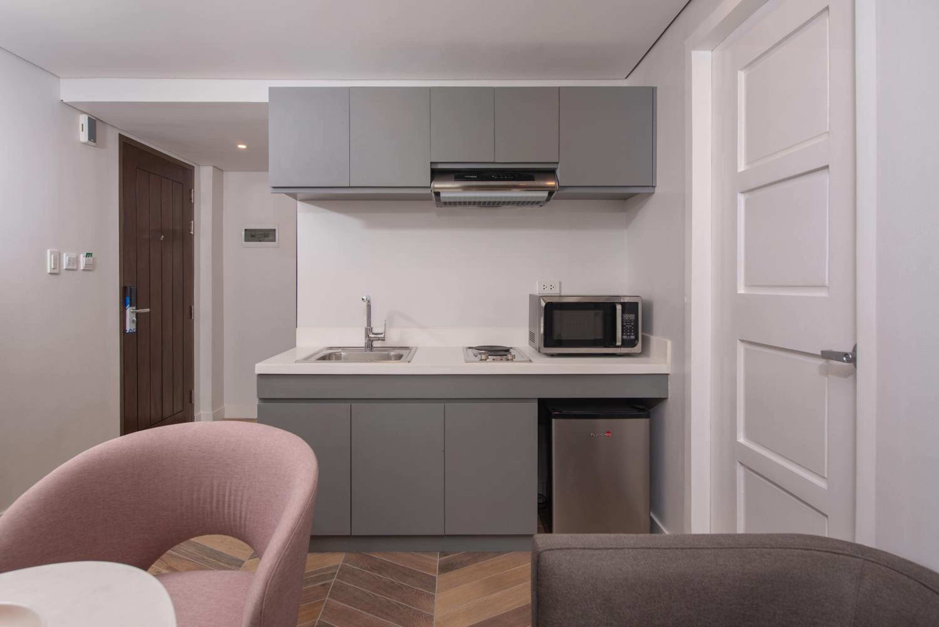 One-Bedroom Suite - Photo 1
