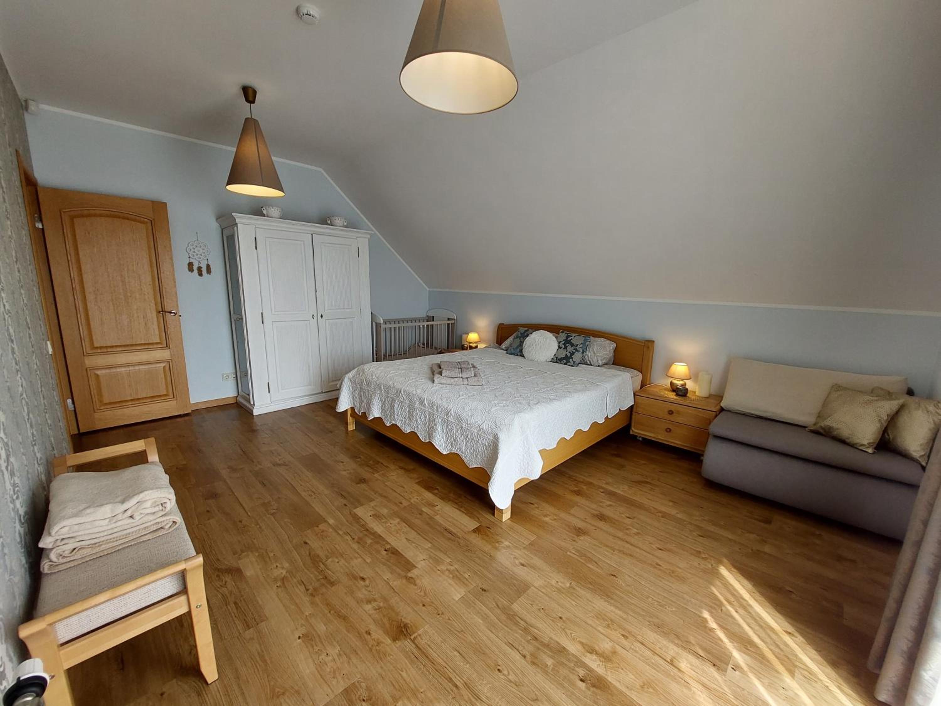 Deluxe Family Room