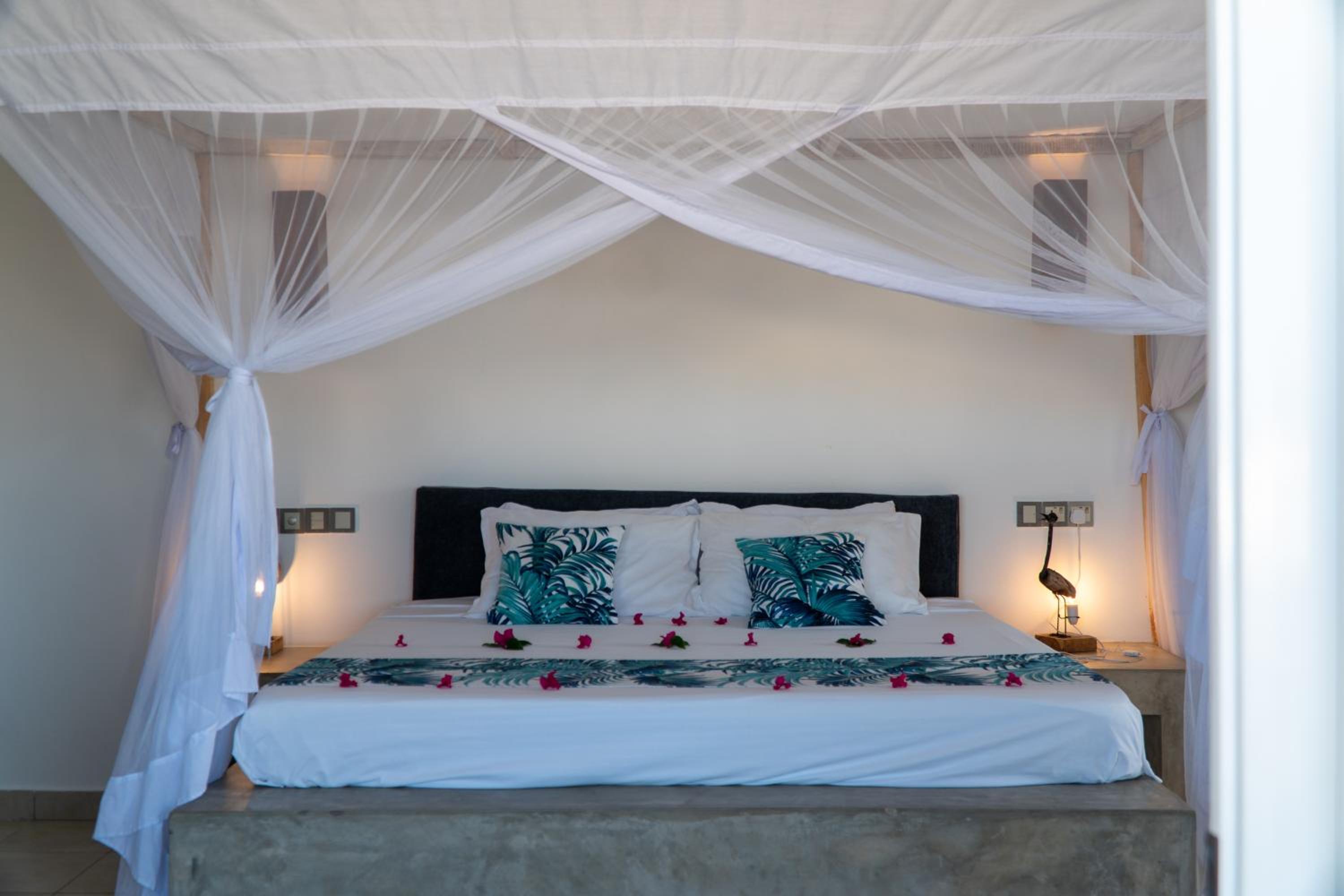 Family Room with Side Sea View - Photo 1