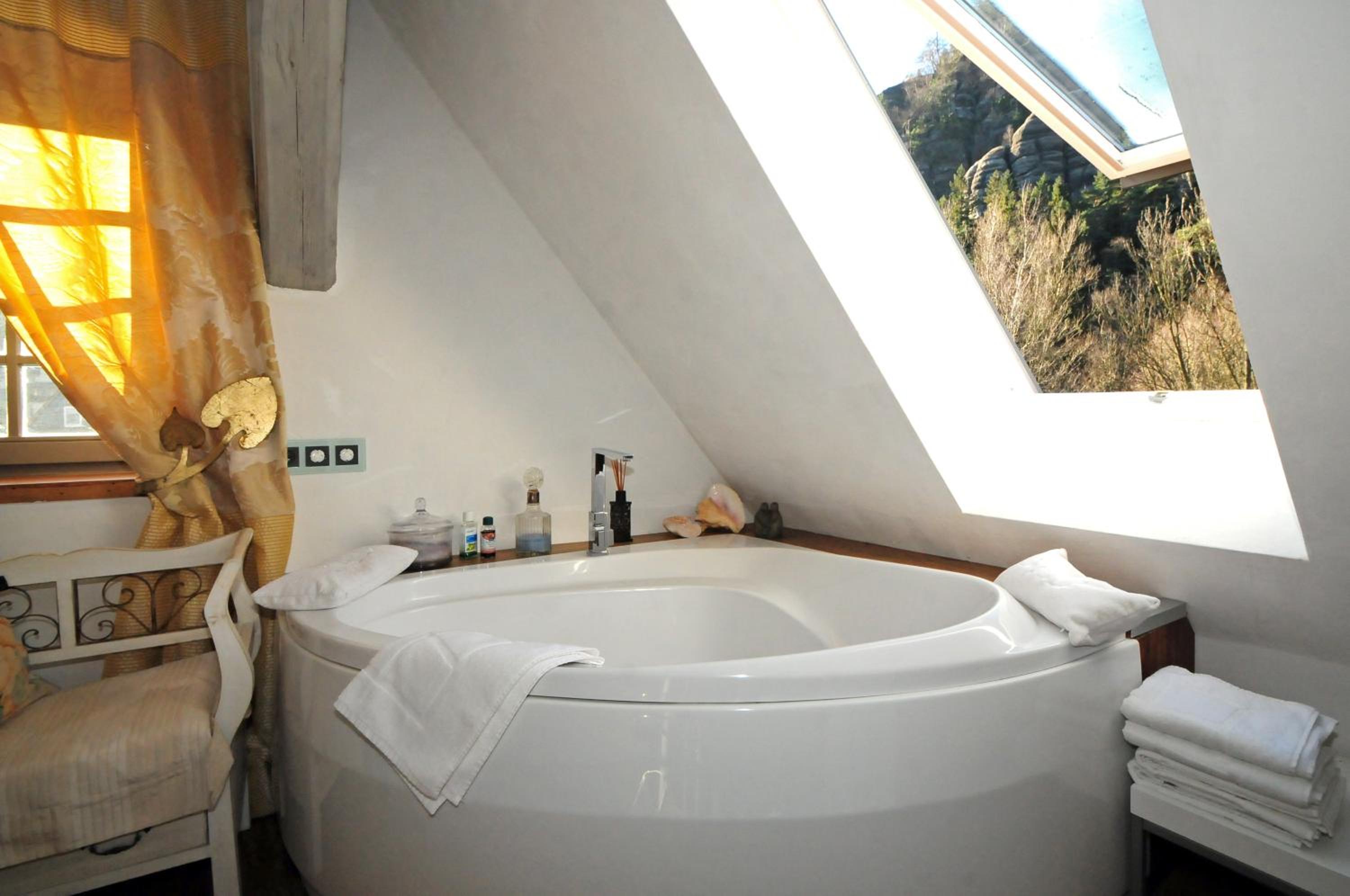 Studio with Spa Bath photo 2