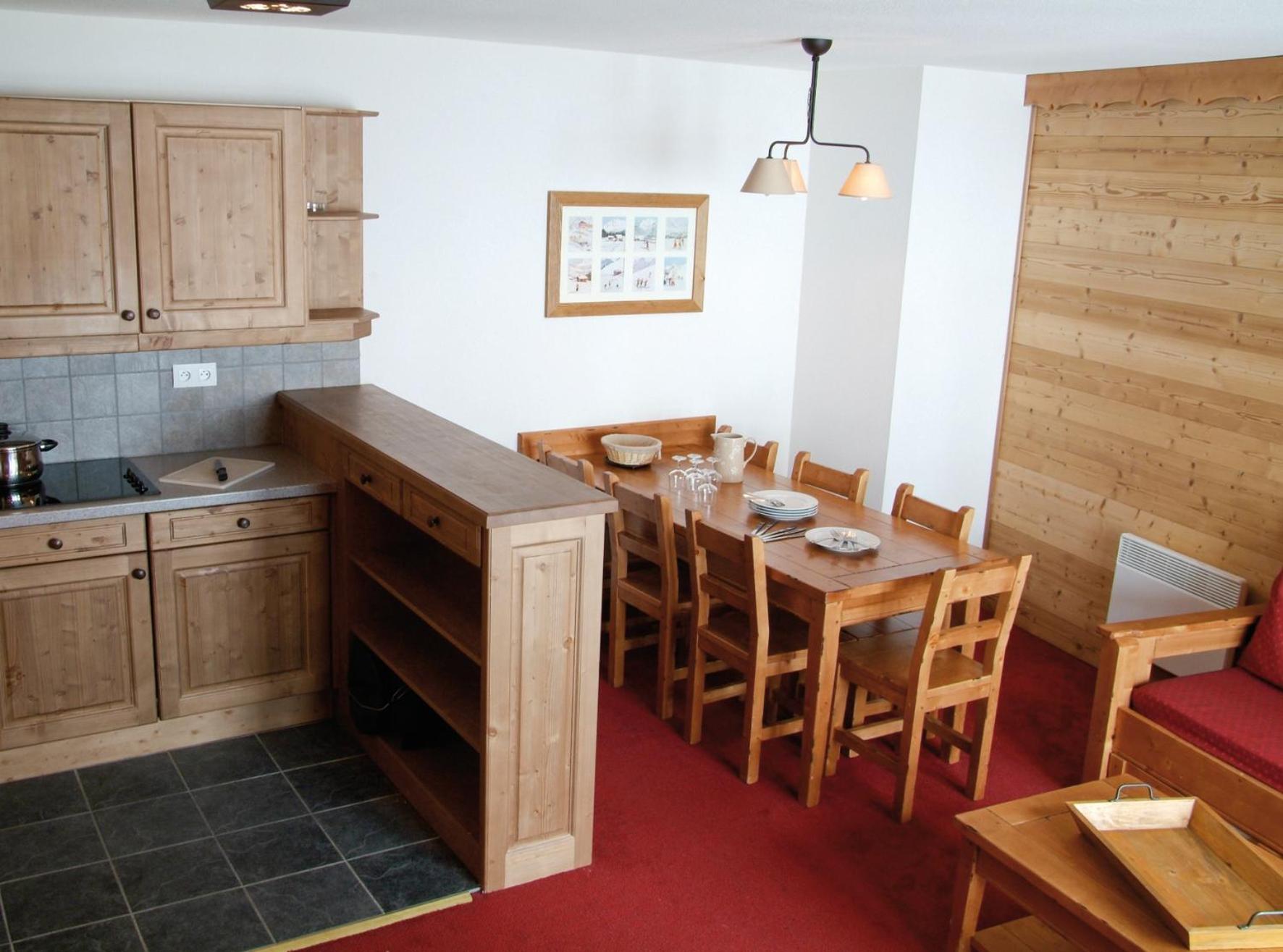 Two-Bedroom Apartment With Alcove (8 Adults) - Split Level