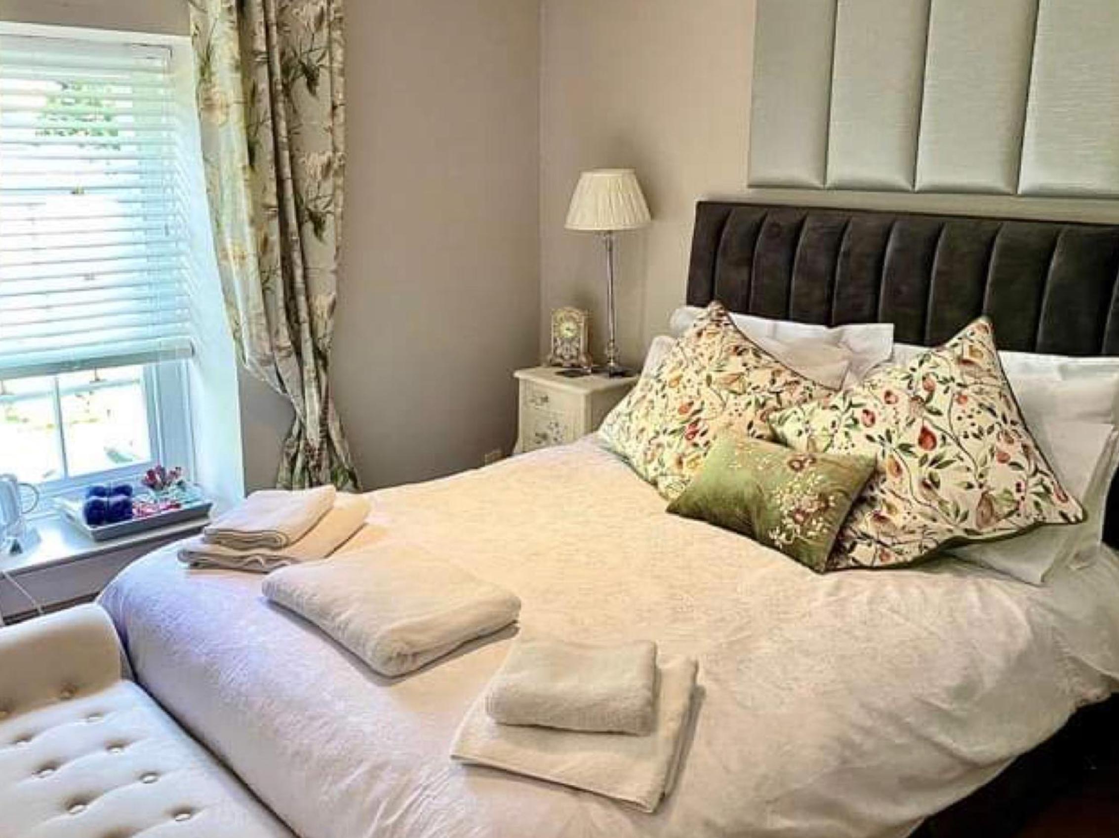 Family Room - Photo 2