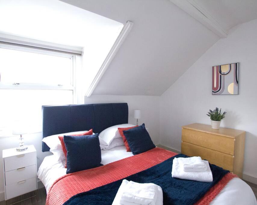 Four-Bedroom House photo 3