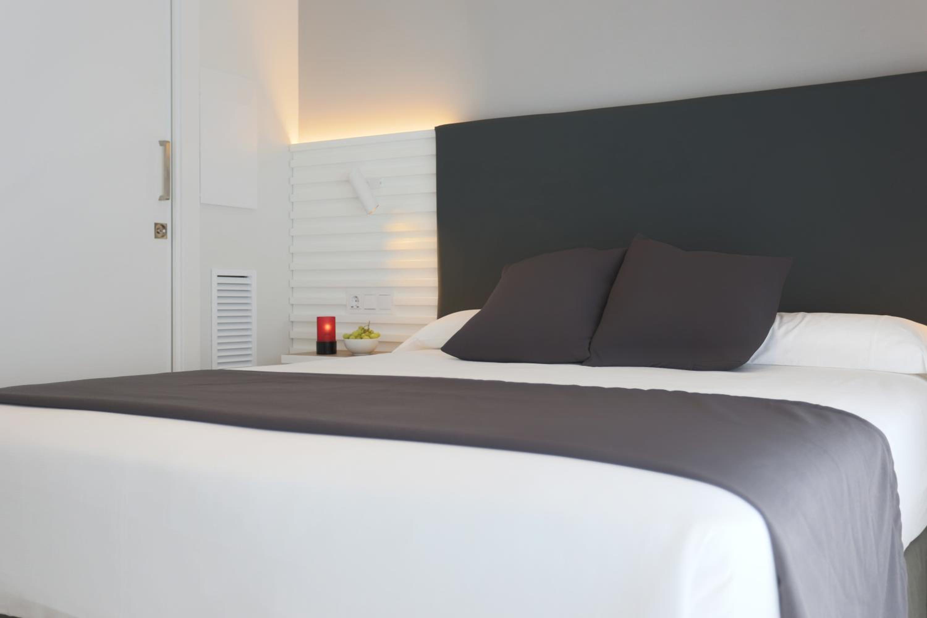 Standard Double or Twin Room with Garden photo 3