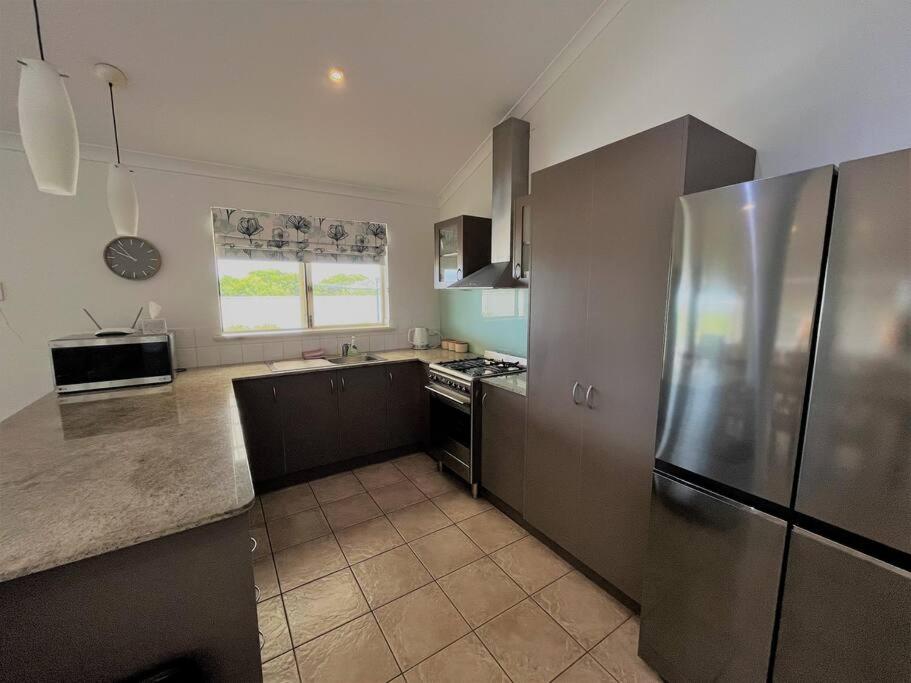 Four-Bedroom House photo 2