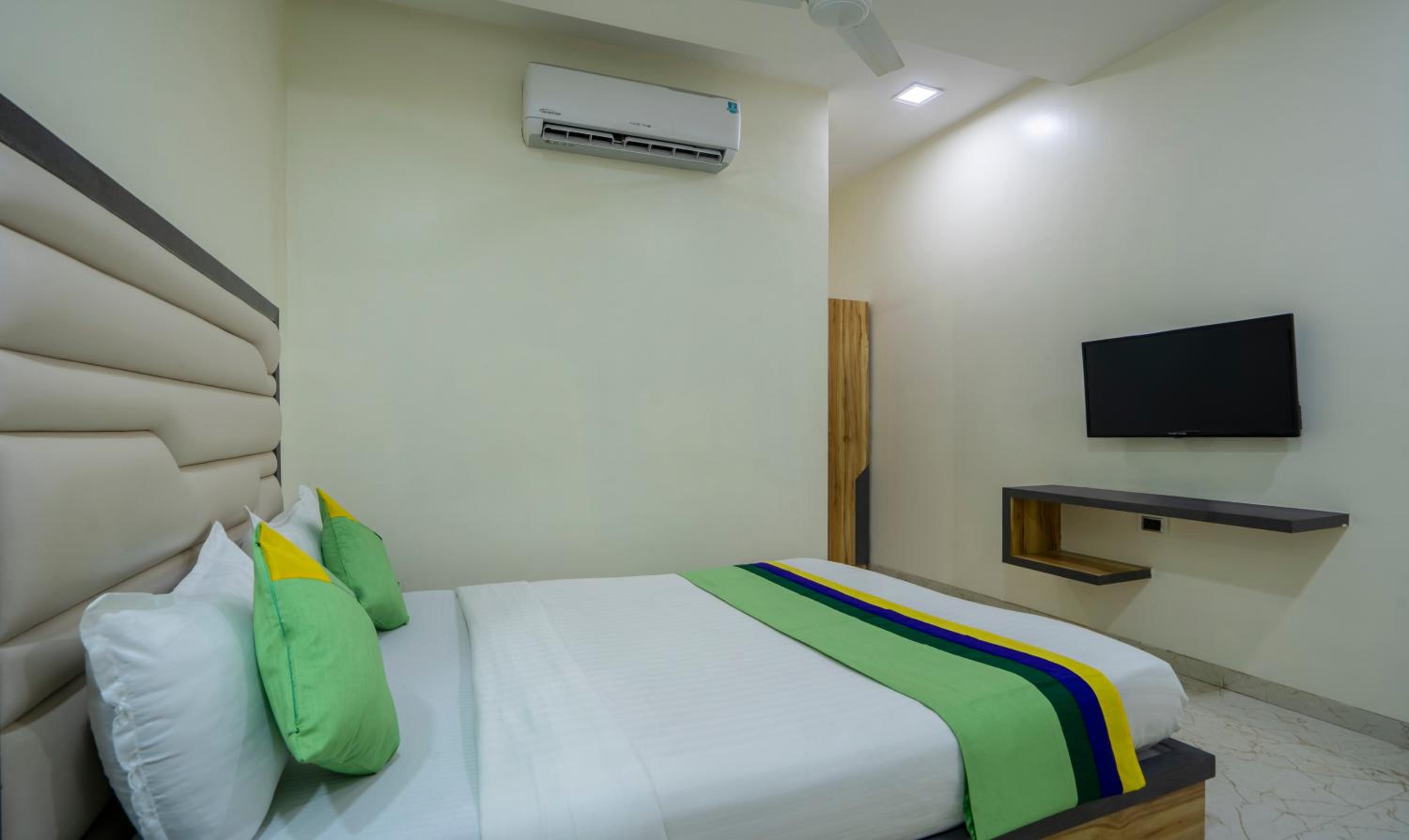 Economy Room - Photo 5