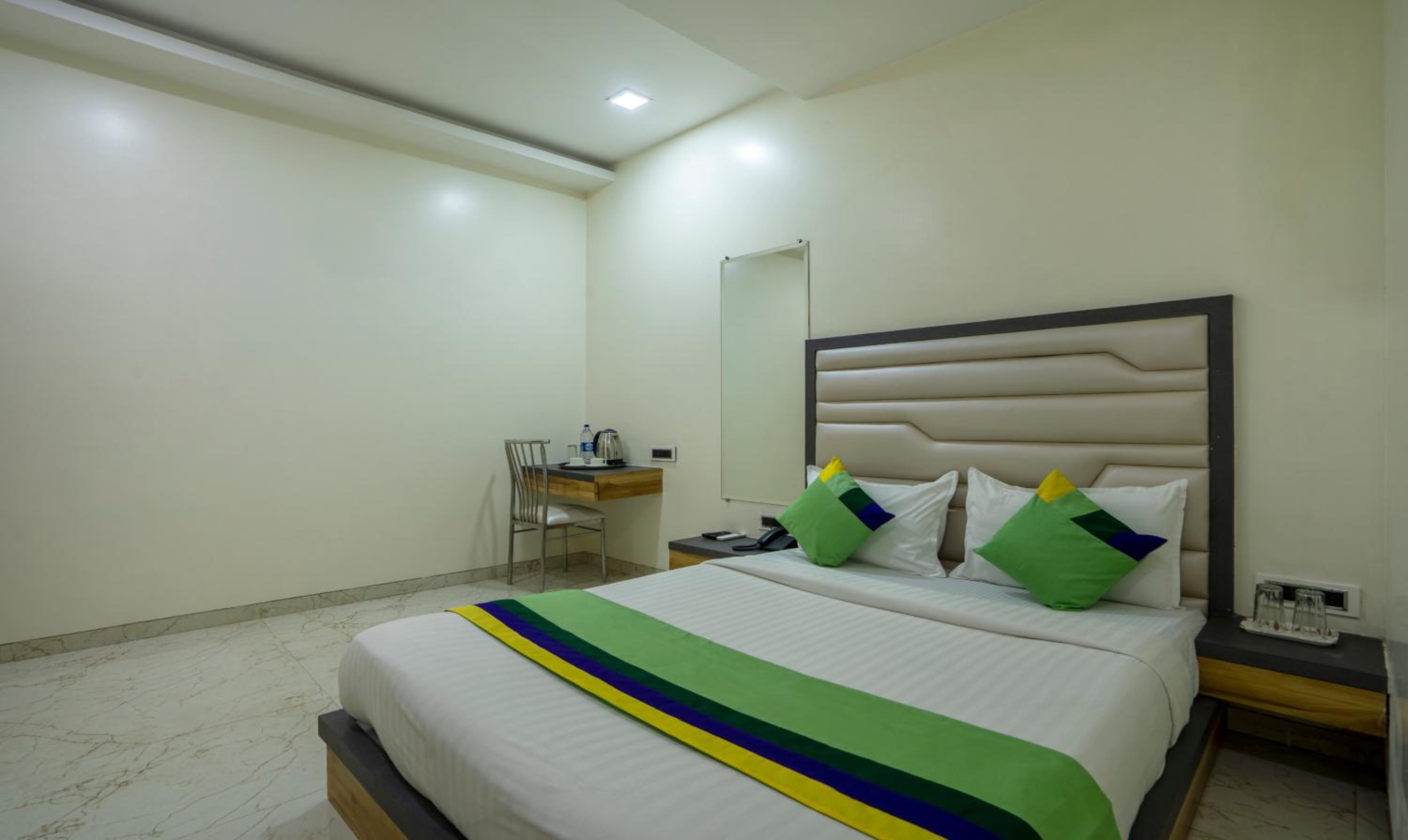 Economy Room - Photo 3