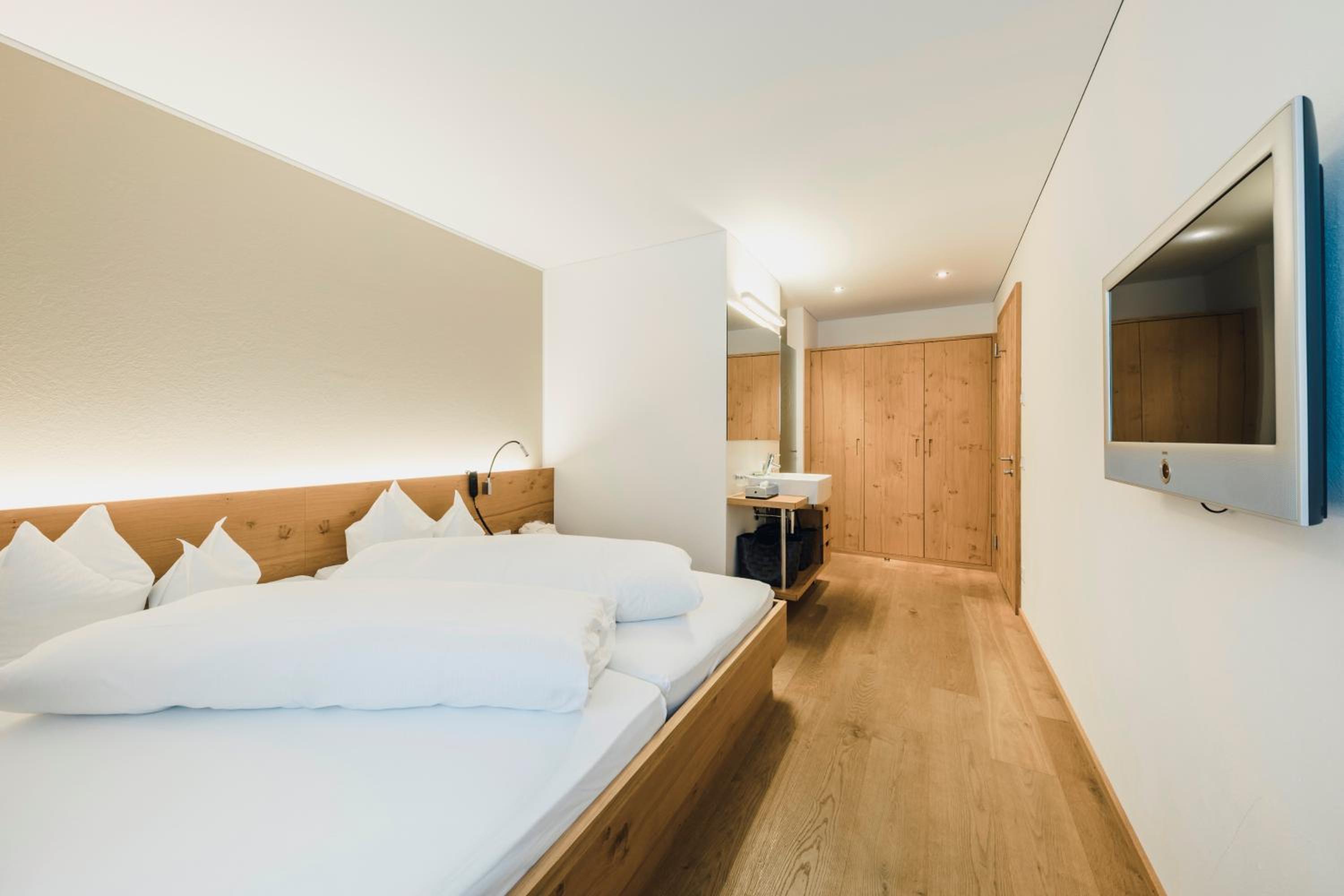 Premium Family Room with Balcony photo 1