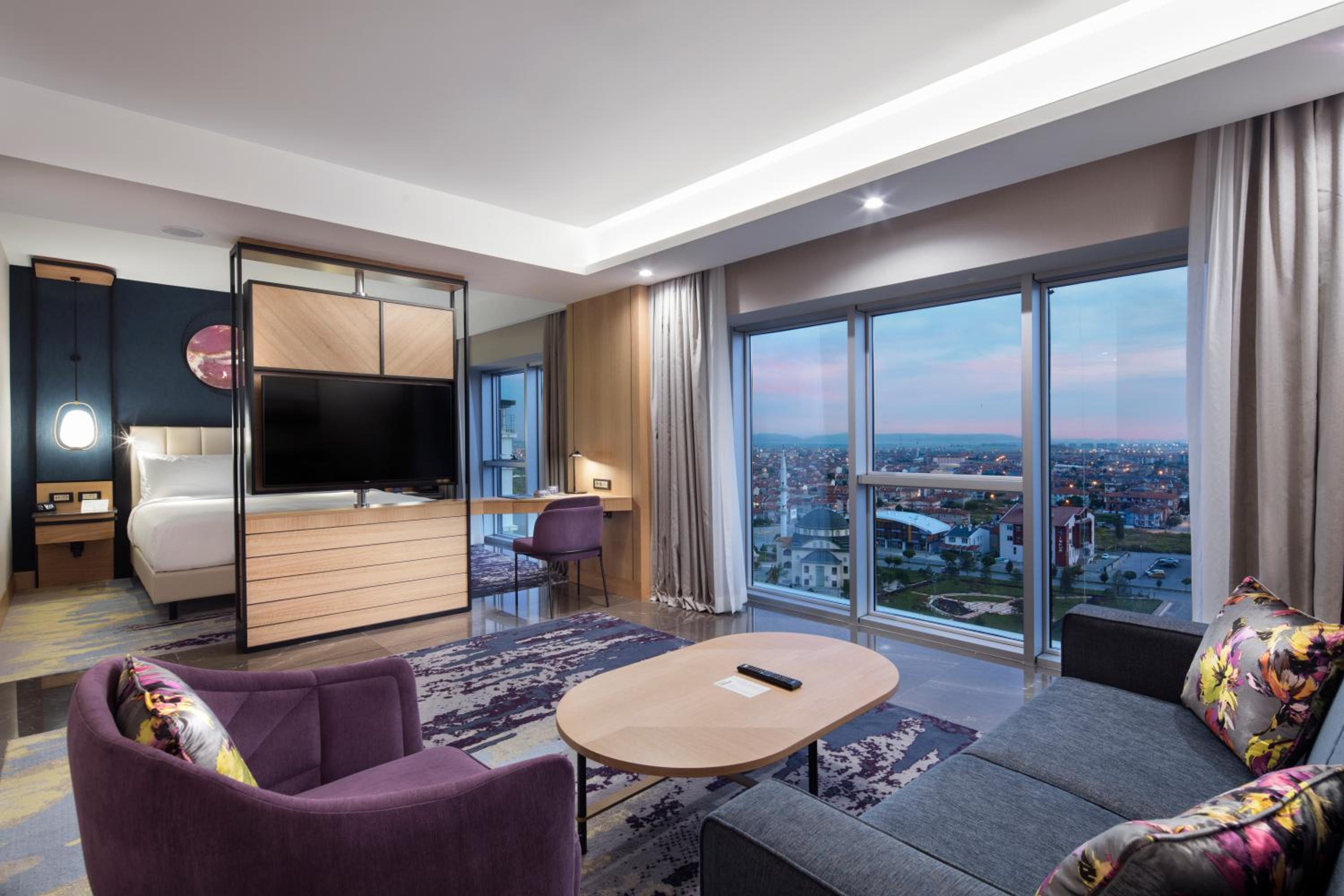 Deluxe King Room