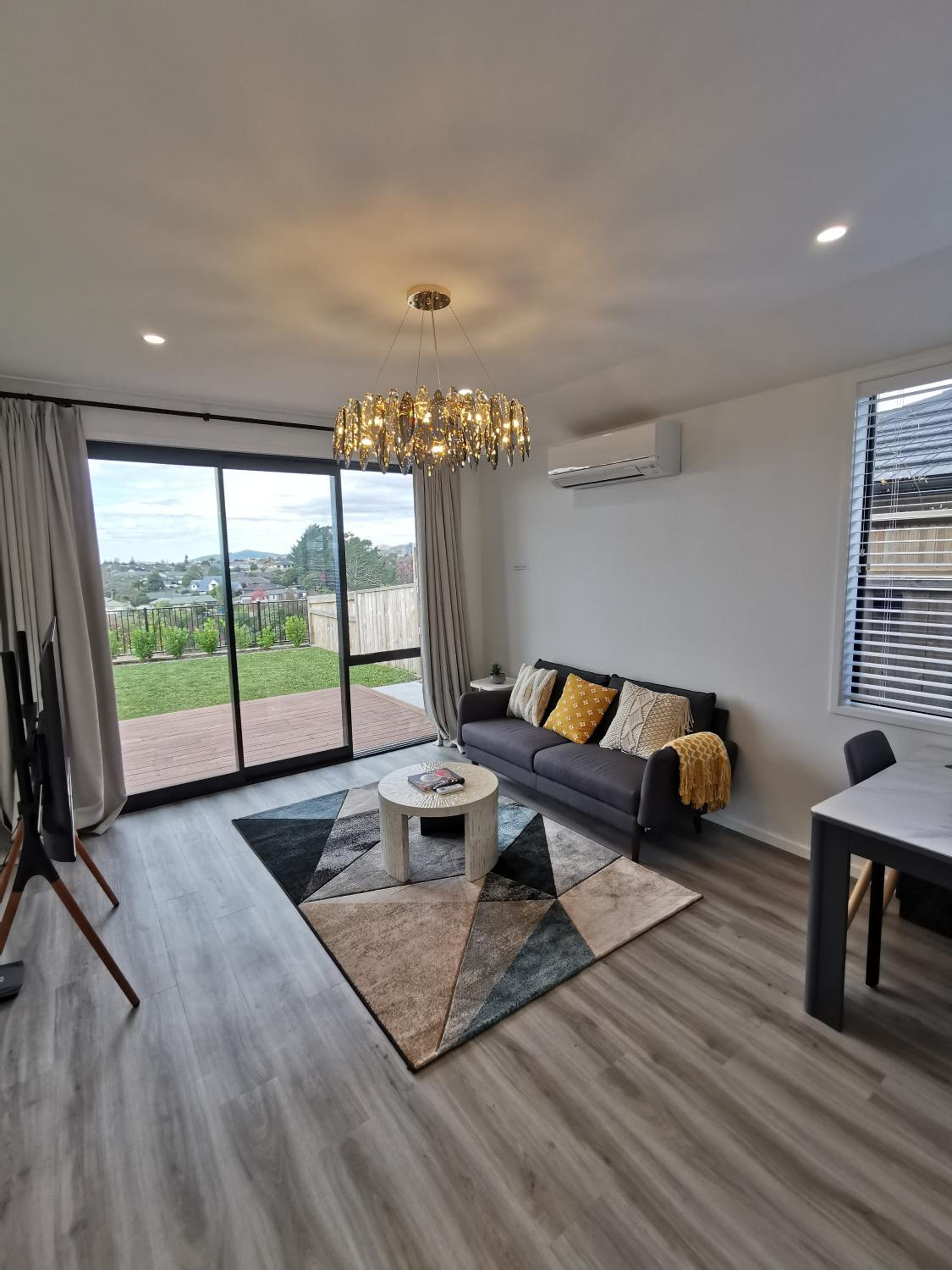 One-Bedroom House photo 1