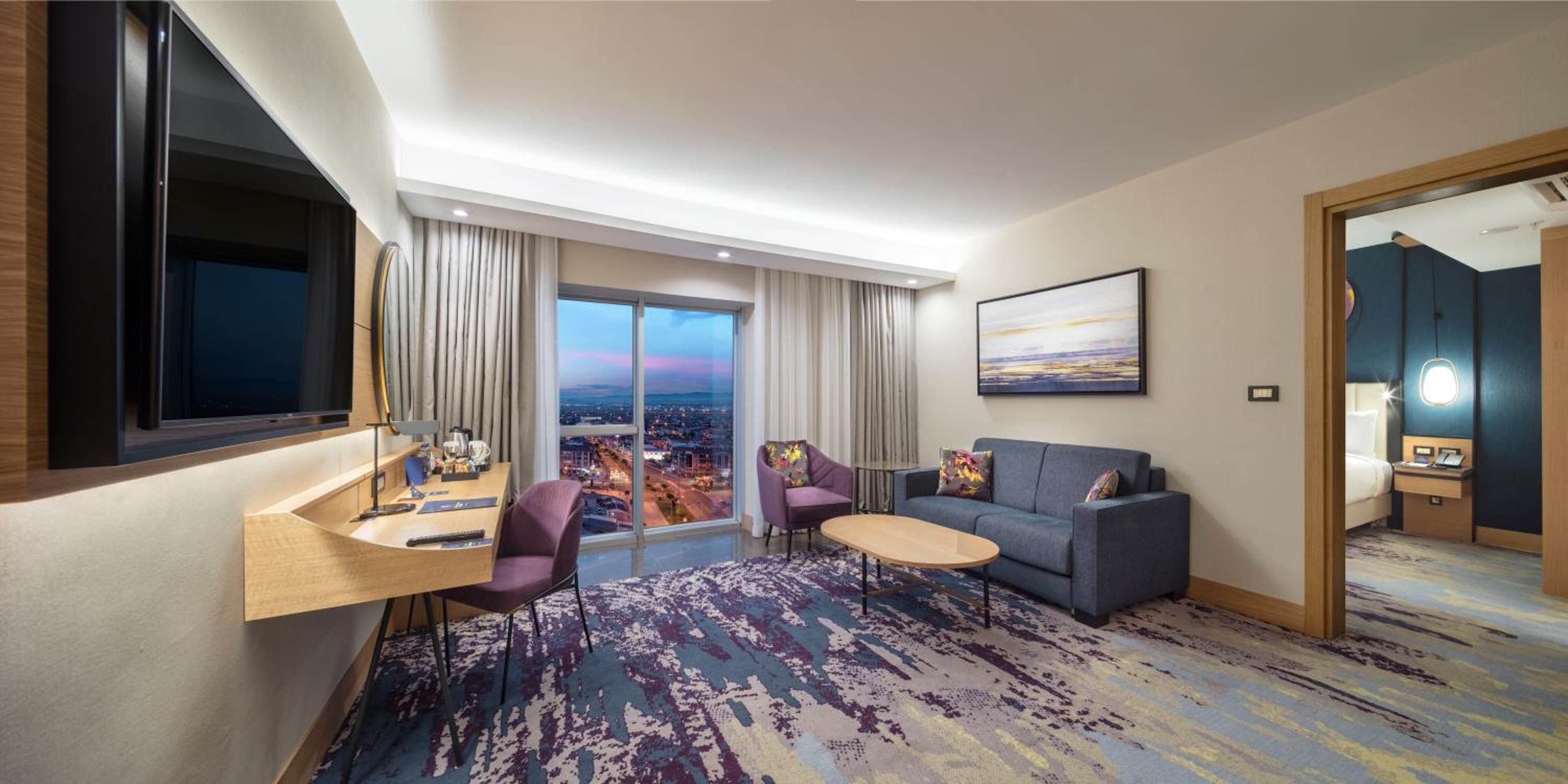 One-Bedroom King Suite