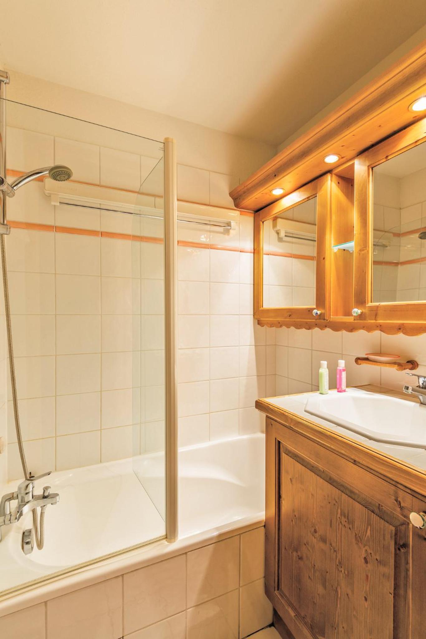 Two-Bedroom Apartment (5 Adults) photo 2
