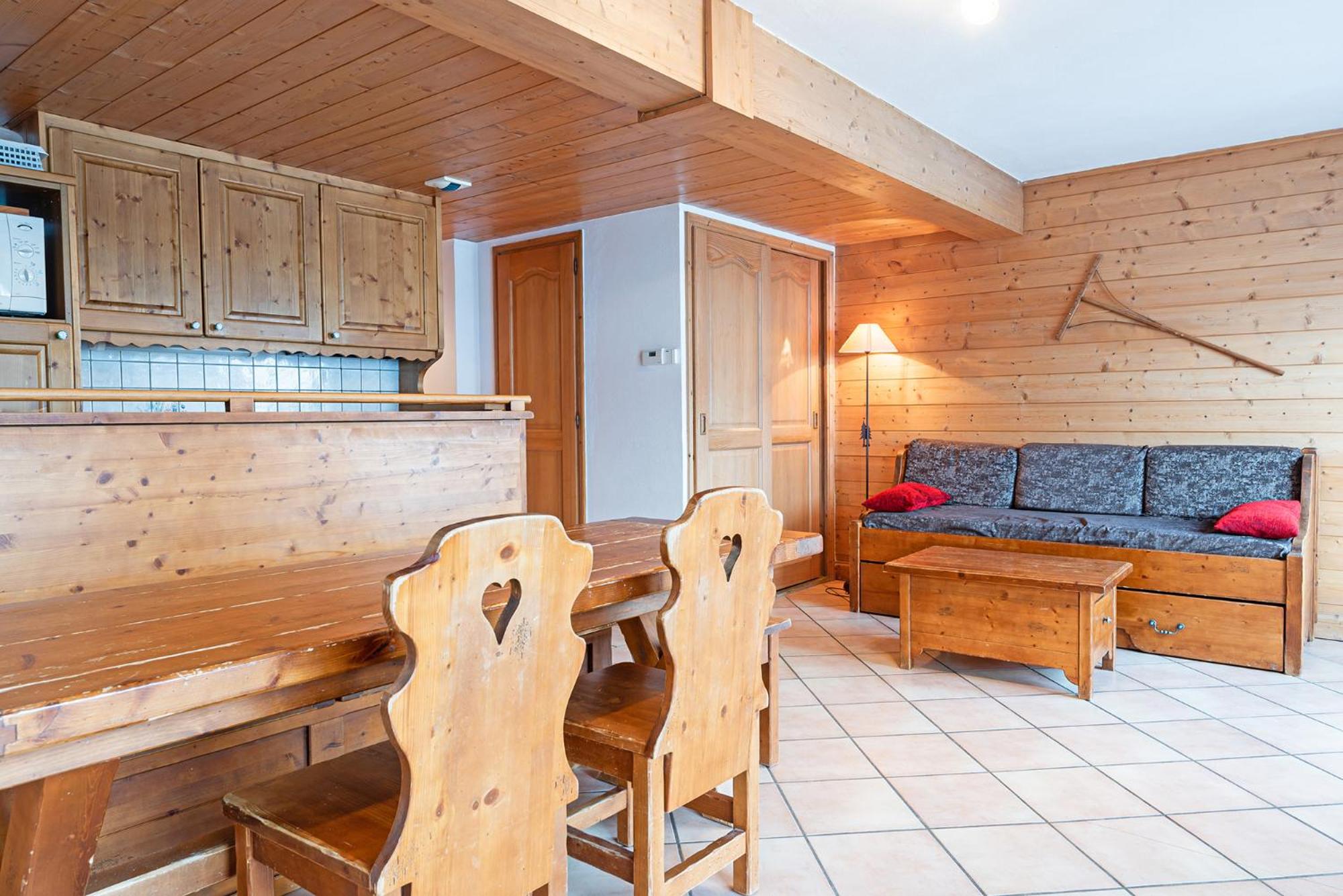 One-Bedroom Apartment with Alcove (6 Adults) photo 3