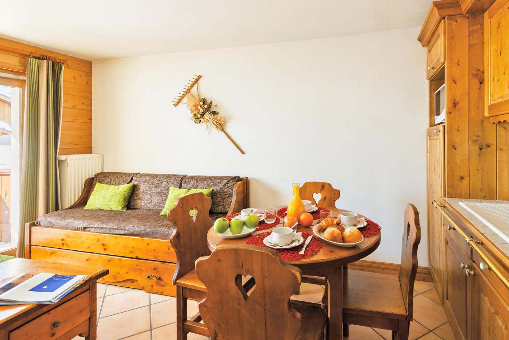 Two-Bedroom Apartment (5 Adults)
